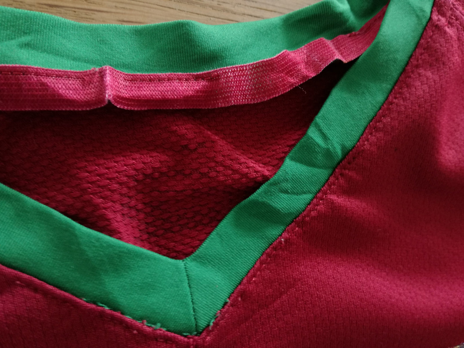 2006/07 Portugal Home Football Shirt (B)