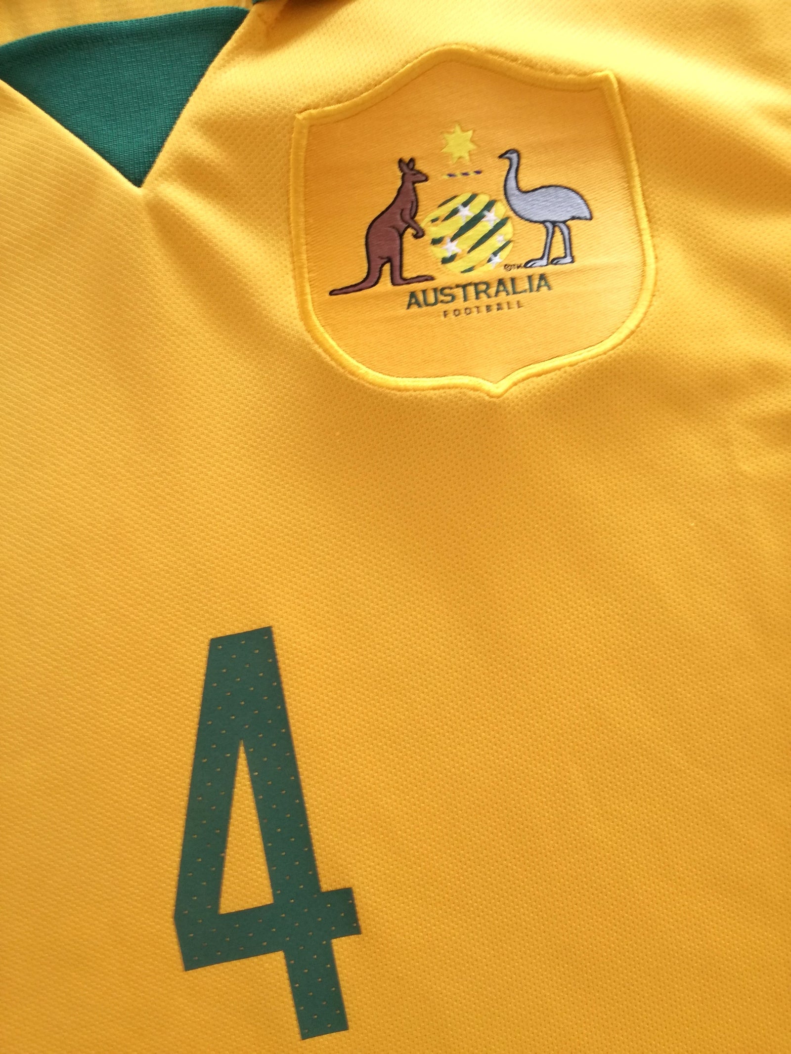 2014/15 Australia Home Football Shirt Cahill #4 (S)