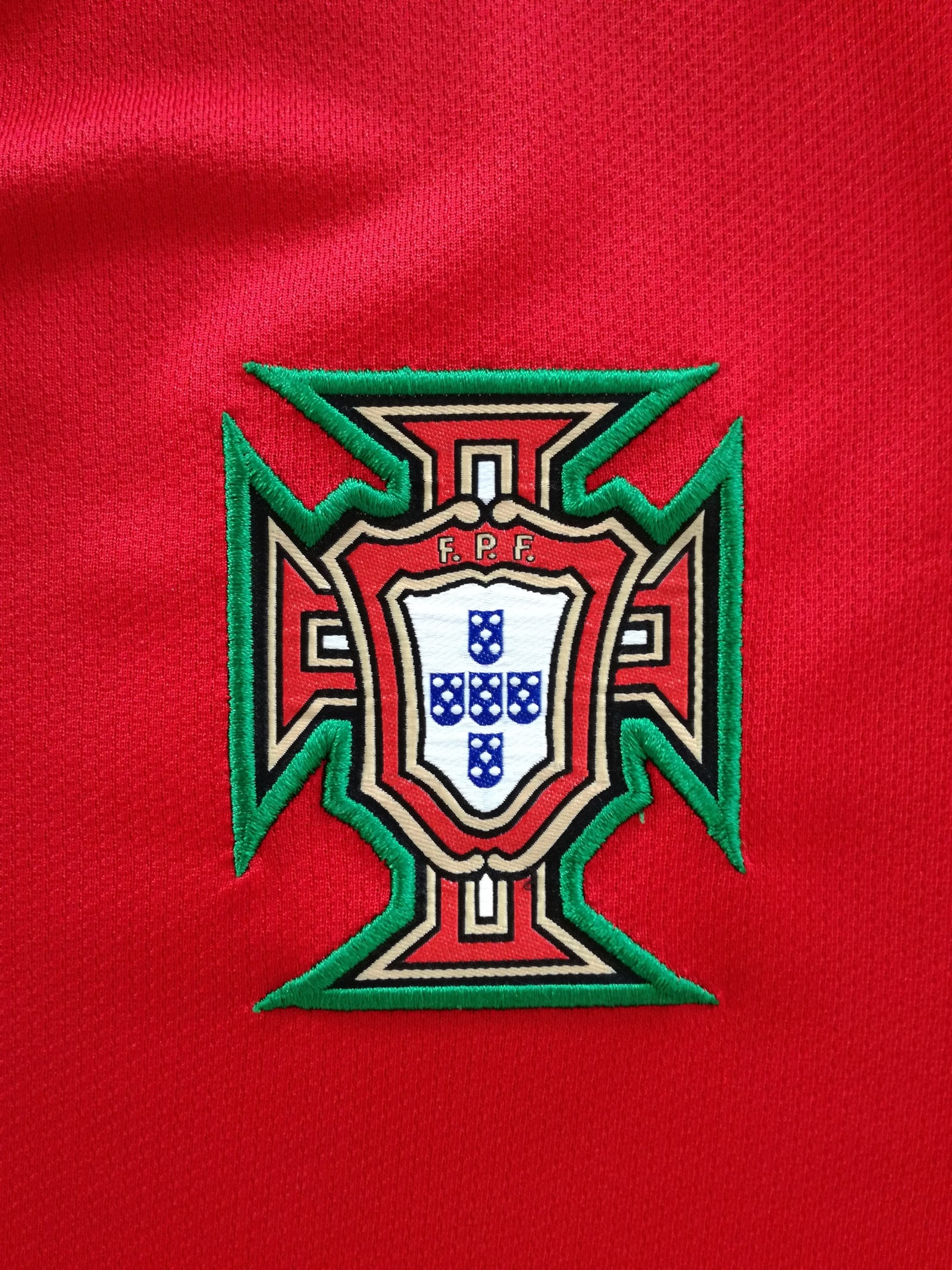 2008/09 Portugal Home Football Shirt (M)