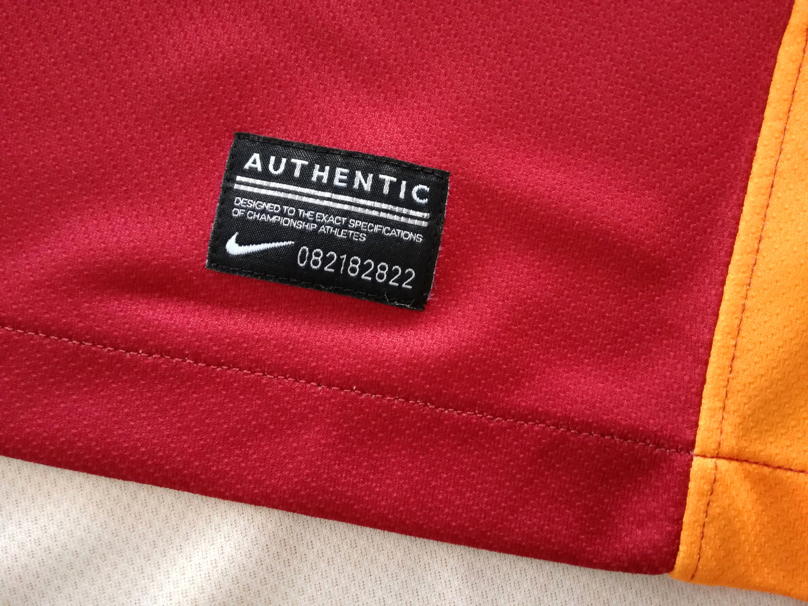 2013/14 Galatasaray Home Football Shirt (XL)