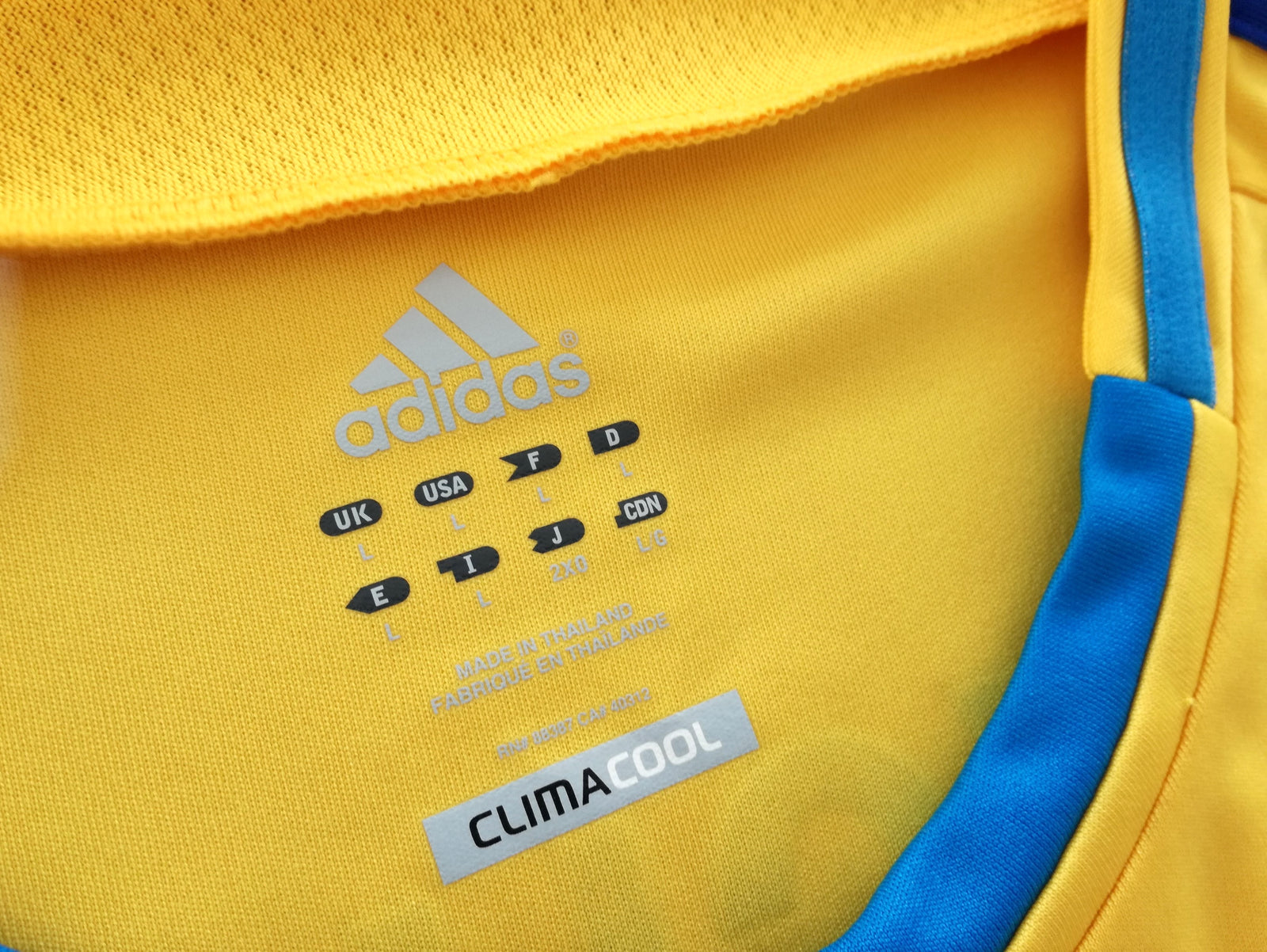 2011/12 Ukraine Home Football Shirt Shevchenko #7 (L)