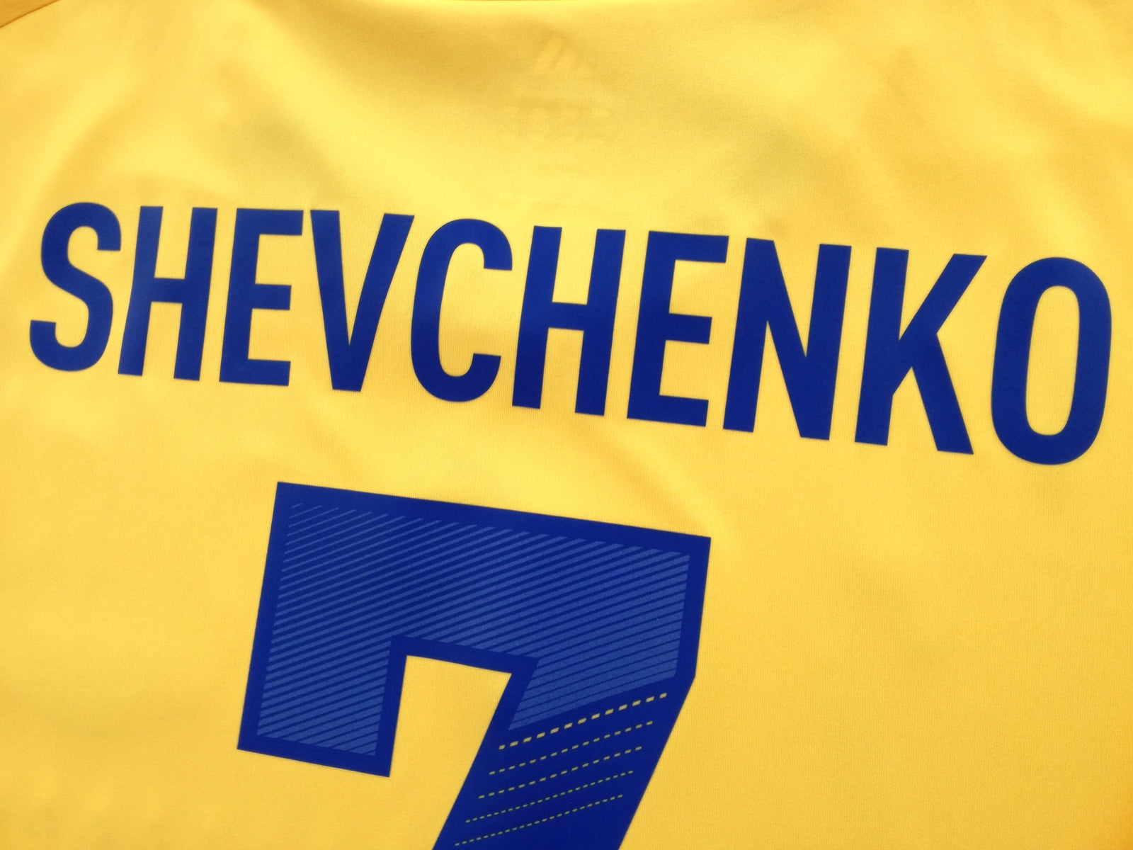 2011/12 Ukraine Home Football Shirt Shevchenko #7 (L)