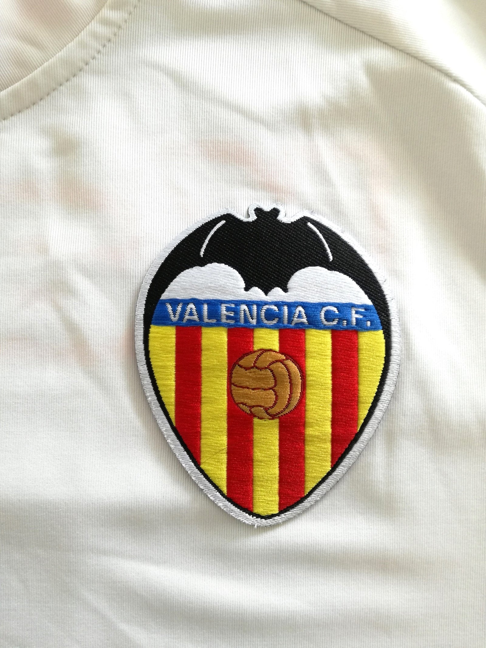 2009/10 Valencia Training Shirt. (XL)