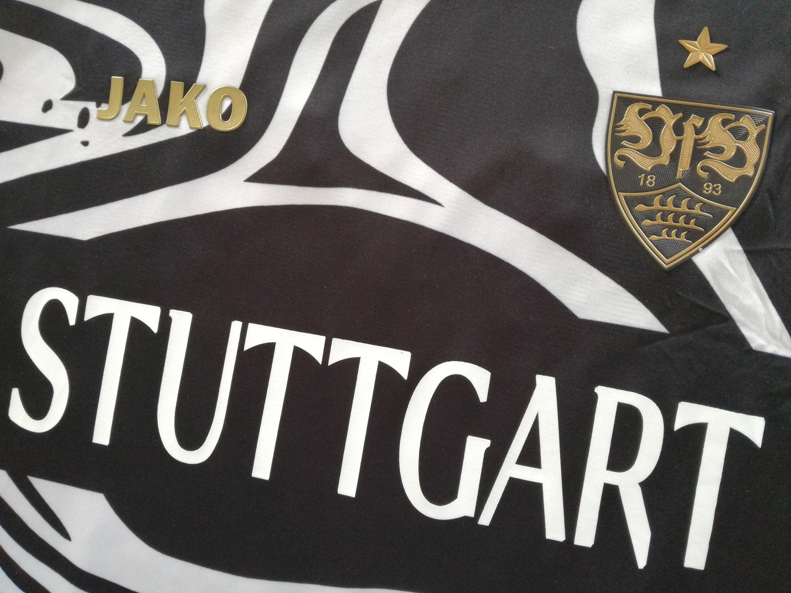 2023/24 'StuttgART' Football Shirt Kastanaras #22 (4XL)