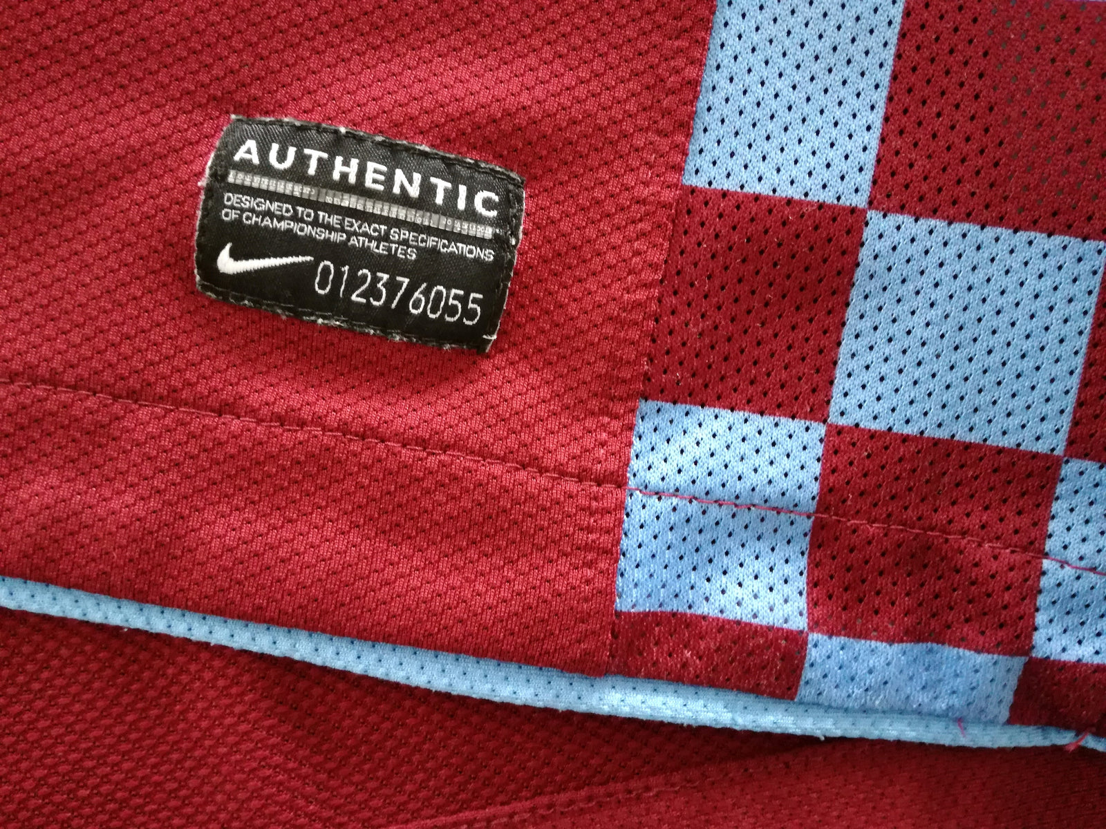 2010/11 Aston Villa Home Football Shirt. (S)