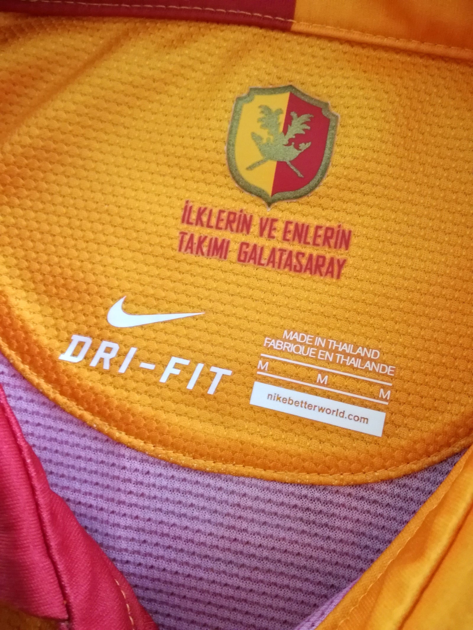 2012/13 Galatasaray Home Football Shirt (M)