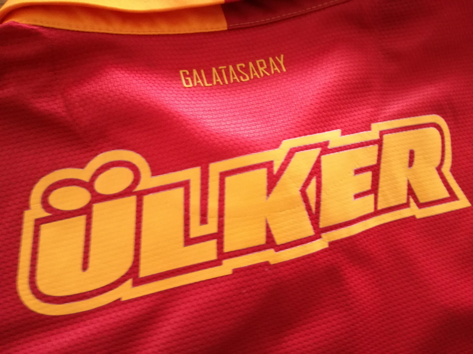 2012/13 Galatasaray Home Football Shirt (M)