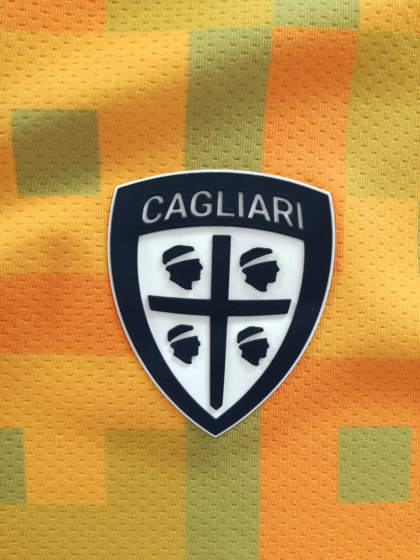 2022/23 Cagliari 3rd Football Shirt (XL)