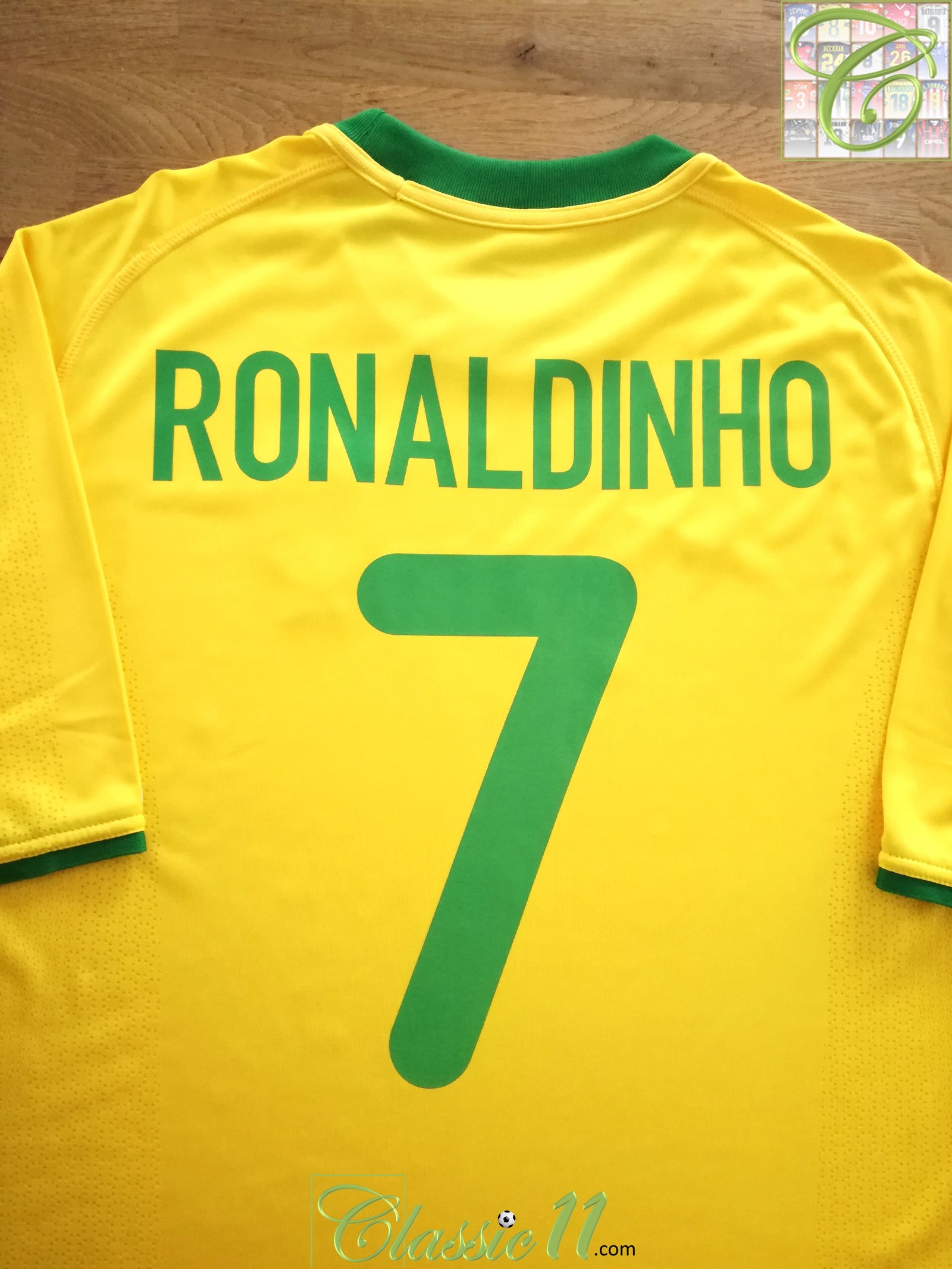 2000/01 Brazil Home Football Shirt Ronaldinho #7