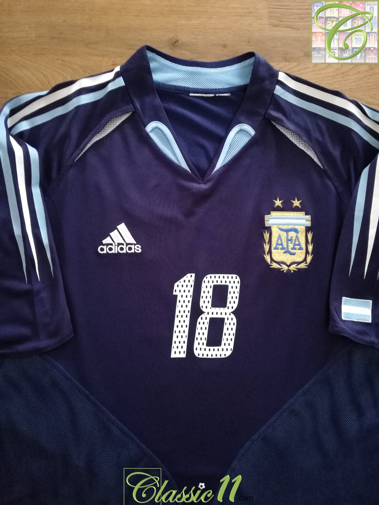 2004/05 Argentina Away Football Shirt Messi #18