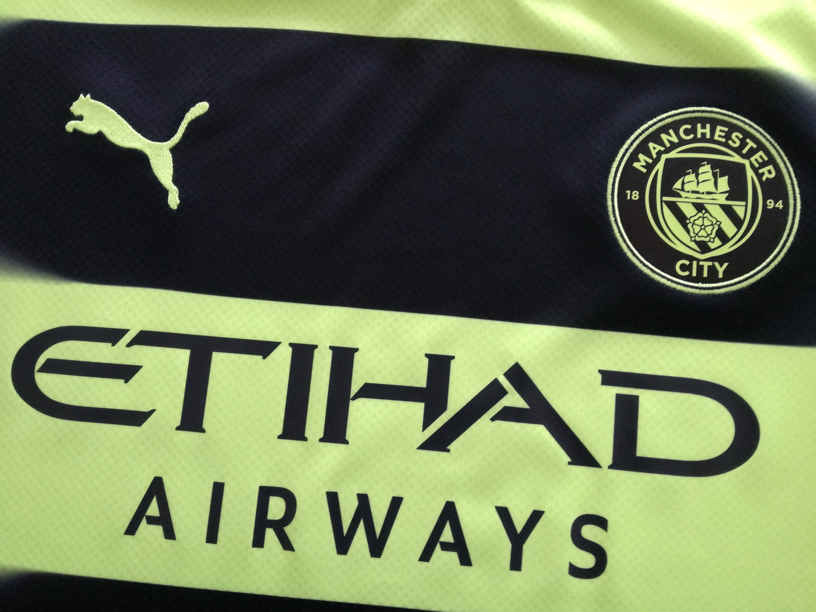 2022/23 Man City 3rd Football Shirt (S)