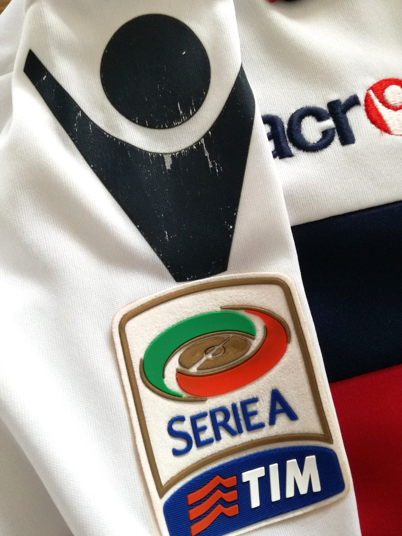 2010/11 Bologna Away Serie A Football Shirt. Morleo #3 (XL)