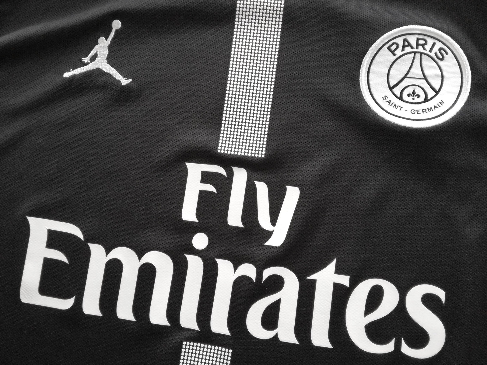 2018/19 PSG 3rd Football Shirt (M)