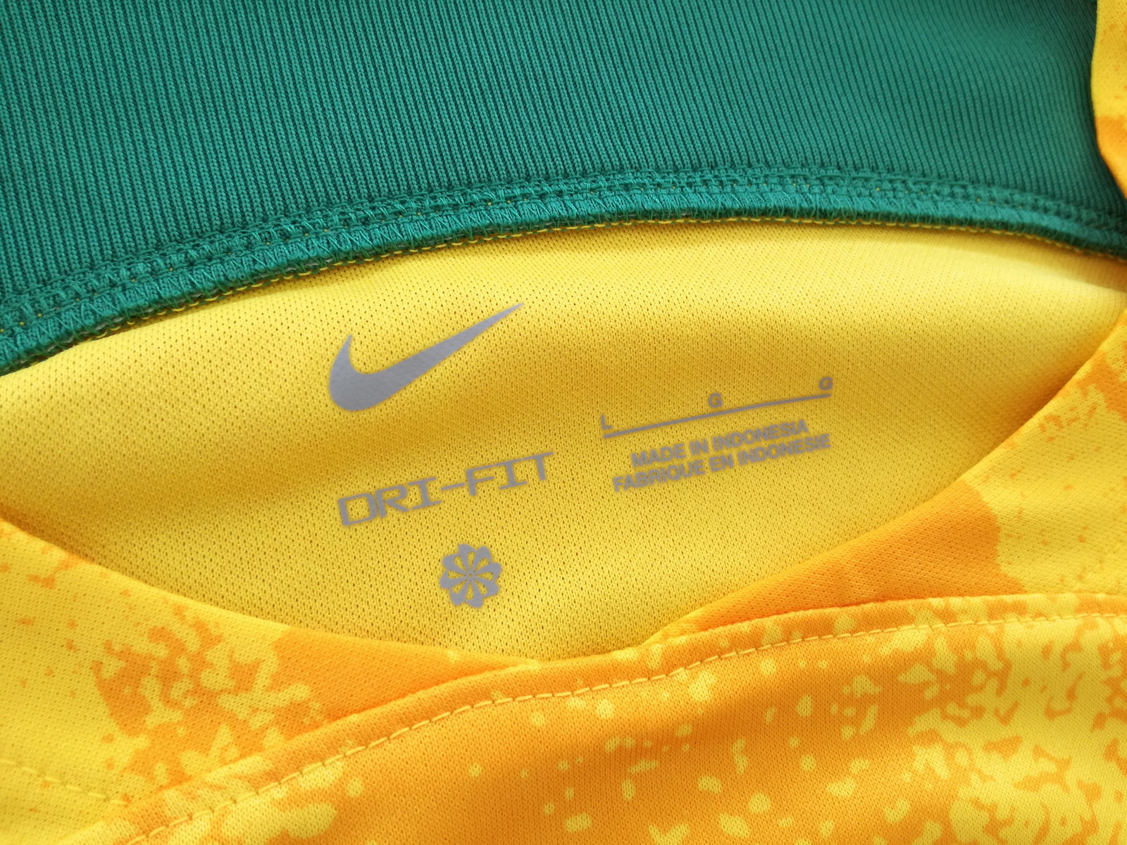 2022/23 Australia Home Football Shirt (L)