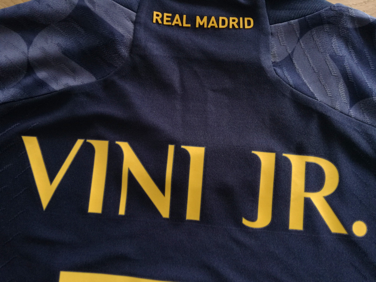 2023/24 Real Madrid Away Champions League Authentic Football Shirt Vini JR. #7 (L) *BNWT*