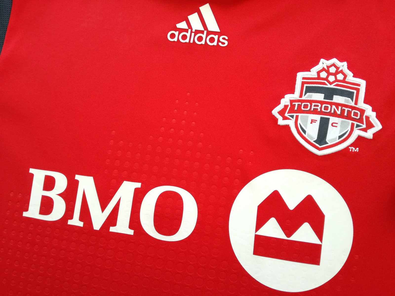 2009 Toronto Home MLS Formotion Football Shirt. (L)