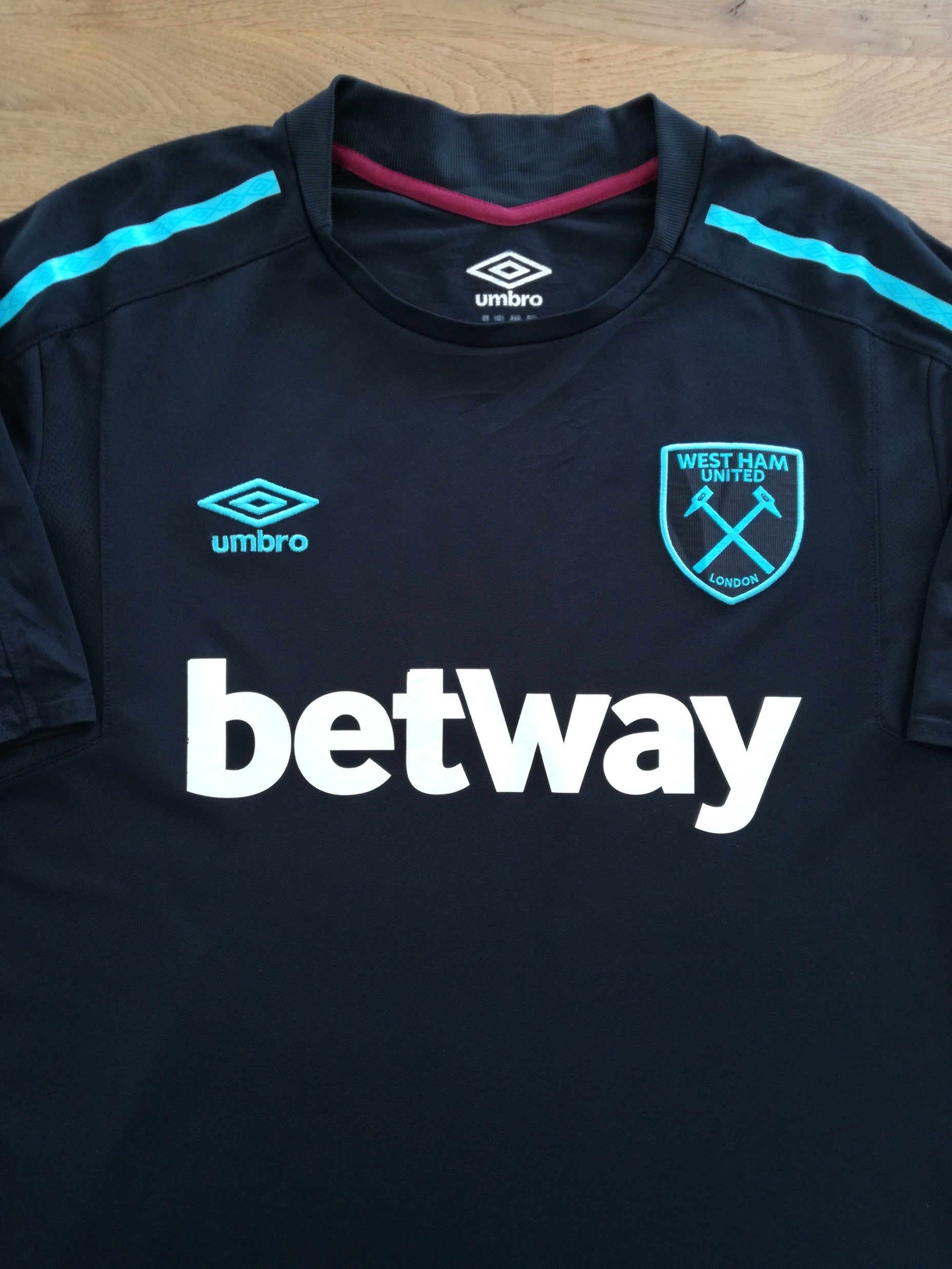 2017/18 West Ham Away Football Shirt