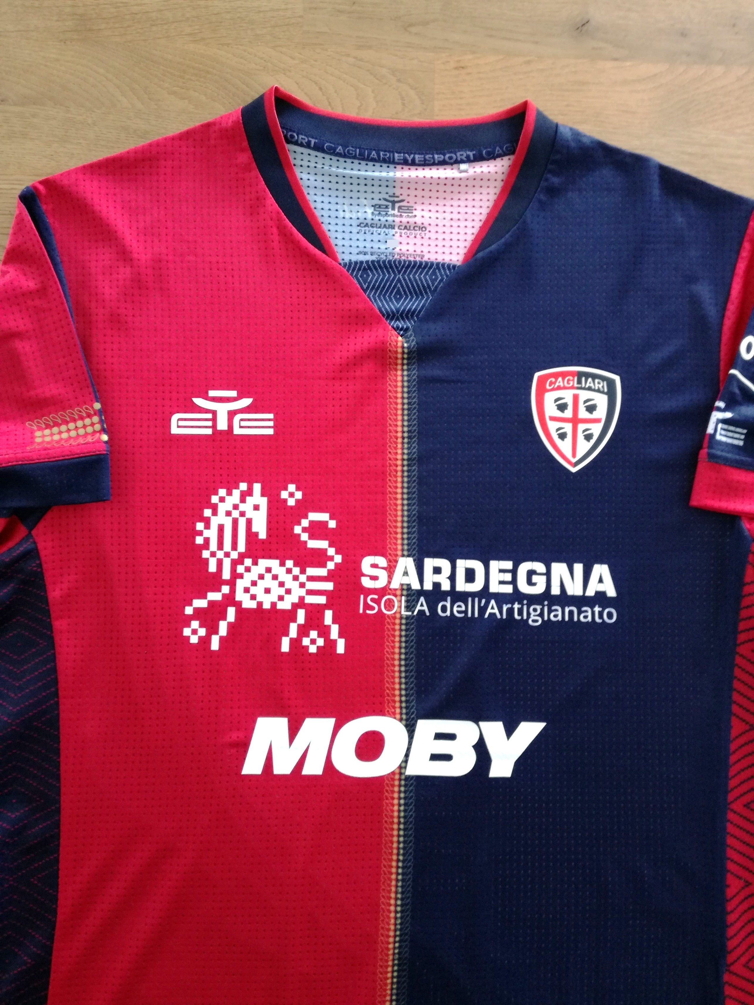 2024/25 Cagliari Home Football Shirt