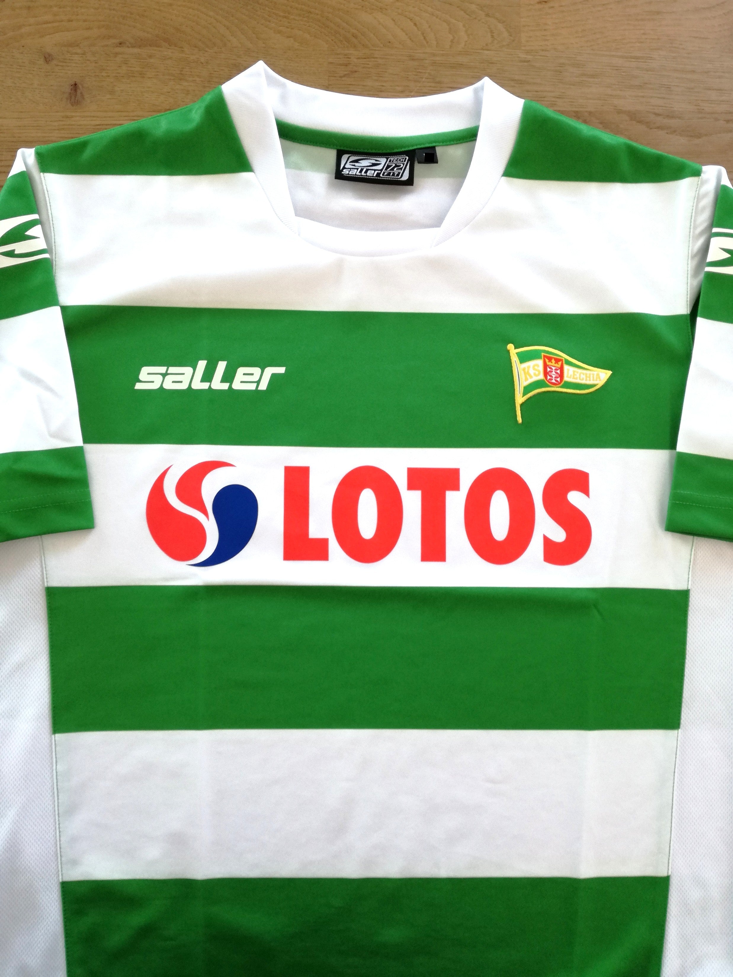 2015/16 Lechia Gdansk Home Football Shirt