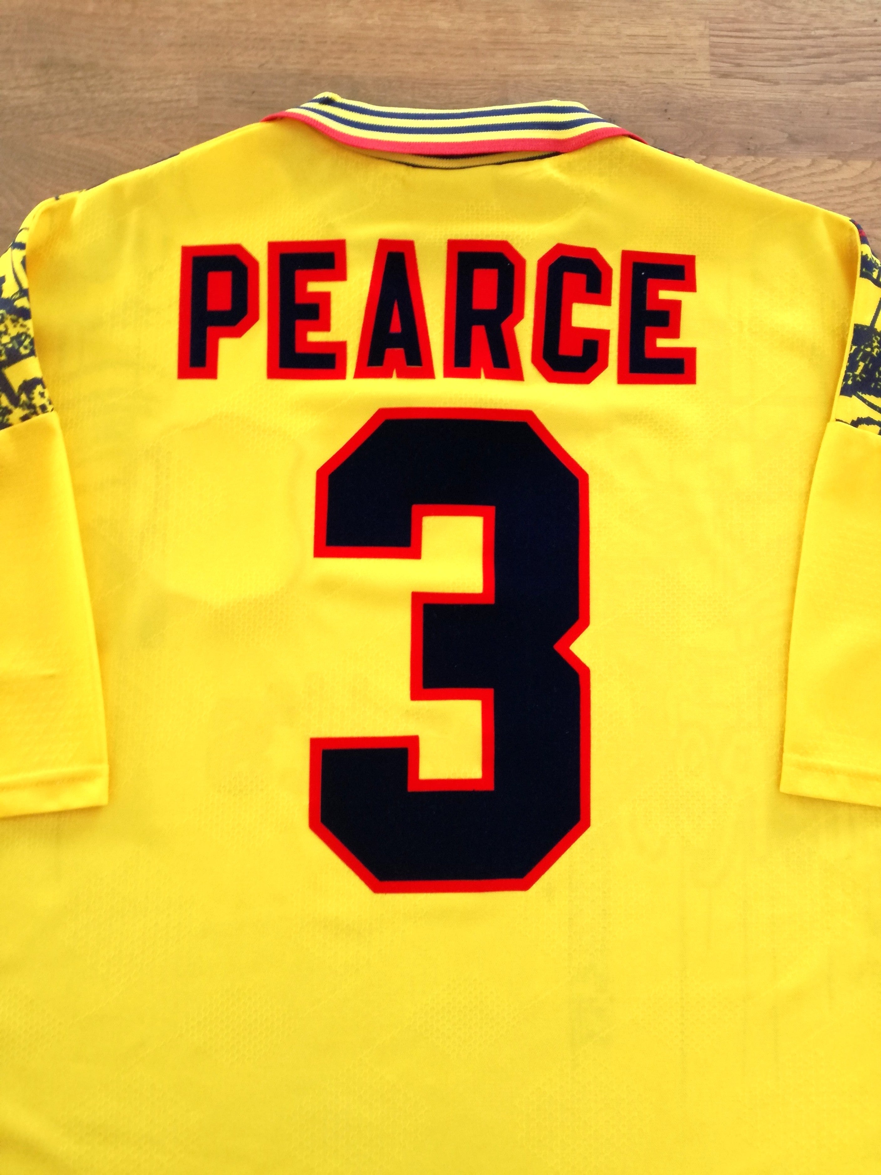 1995/96 Nottingham Forest Away Football Shirt Pearce #3