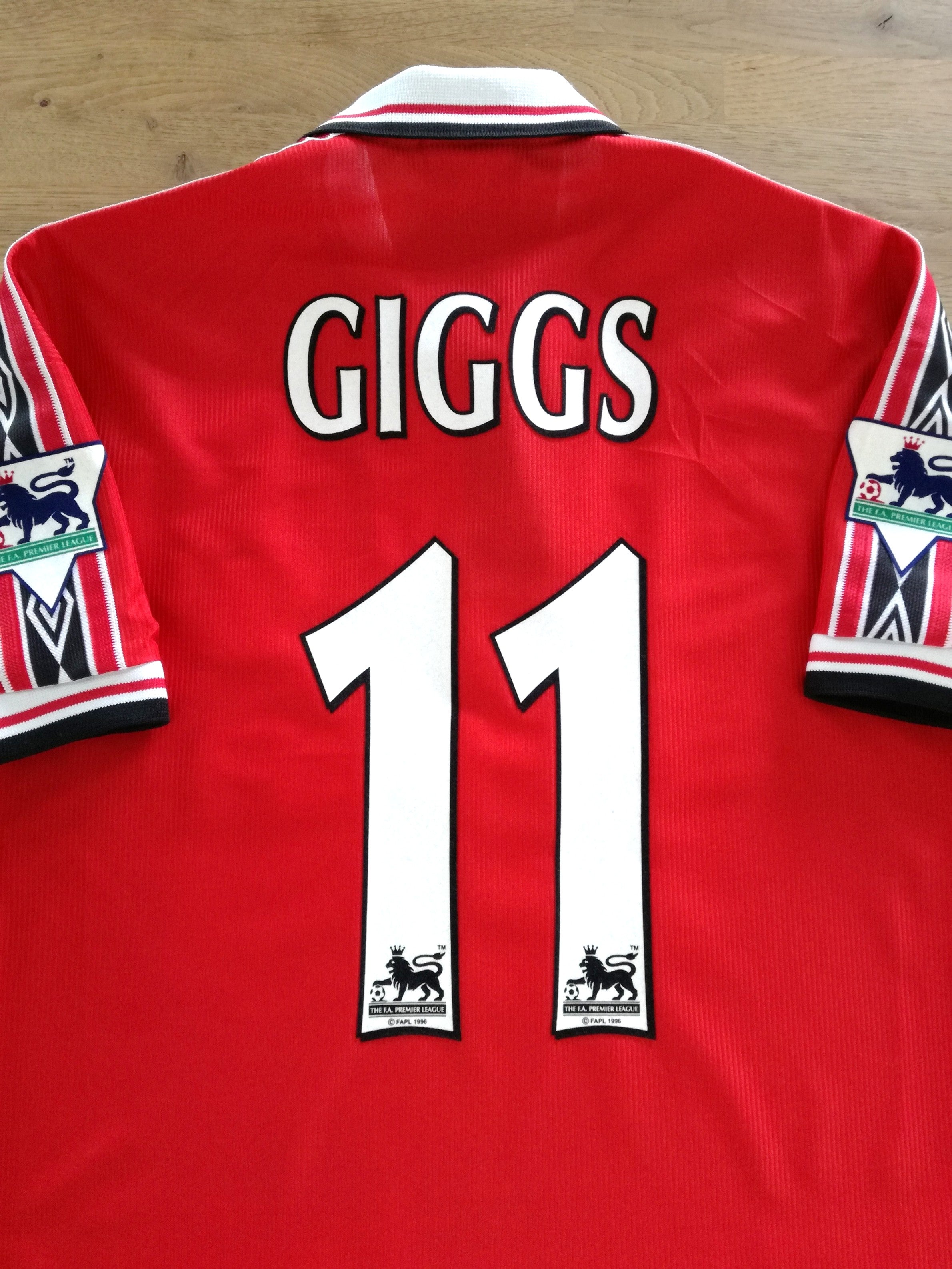1998/99 Man Utd Home Premier League Football Shirt Giggs #11