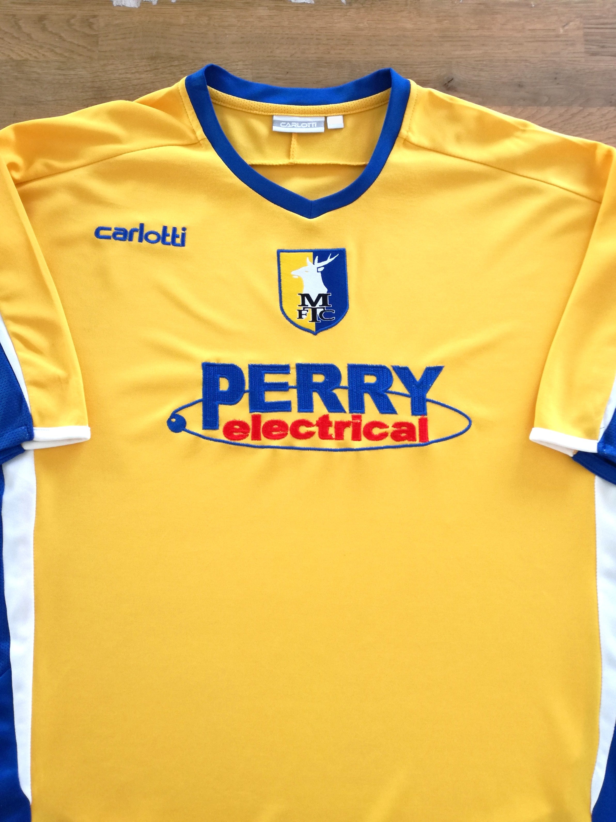 2006/07 Mansfield Town Home Football Shirt