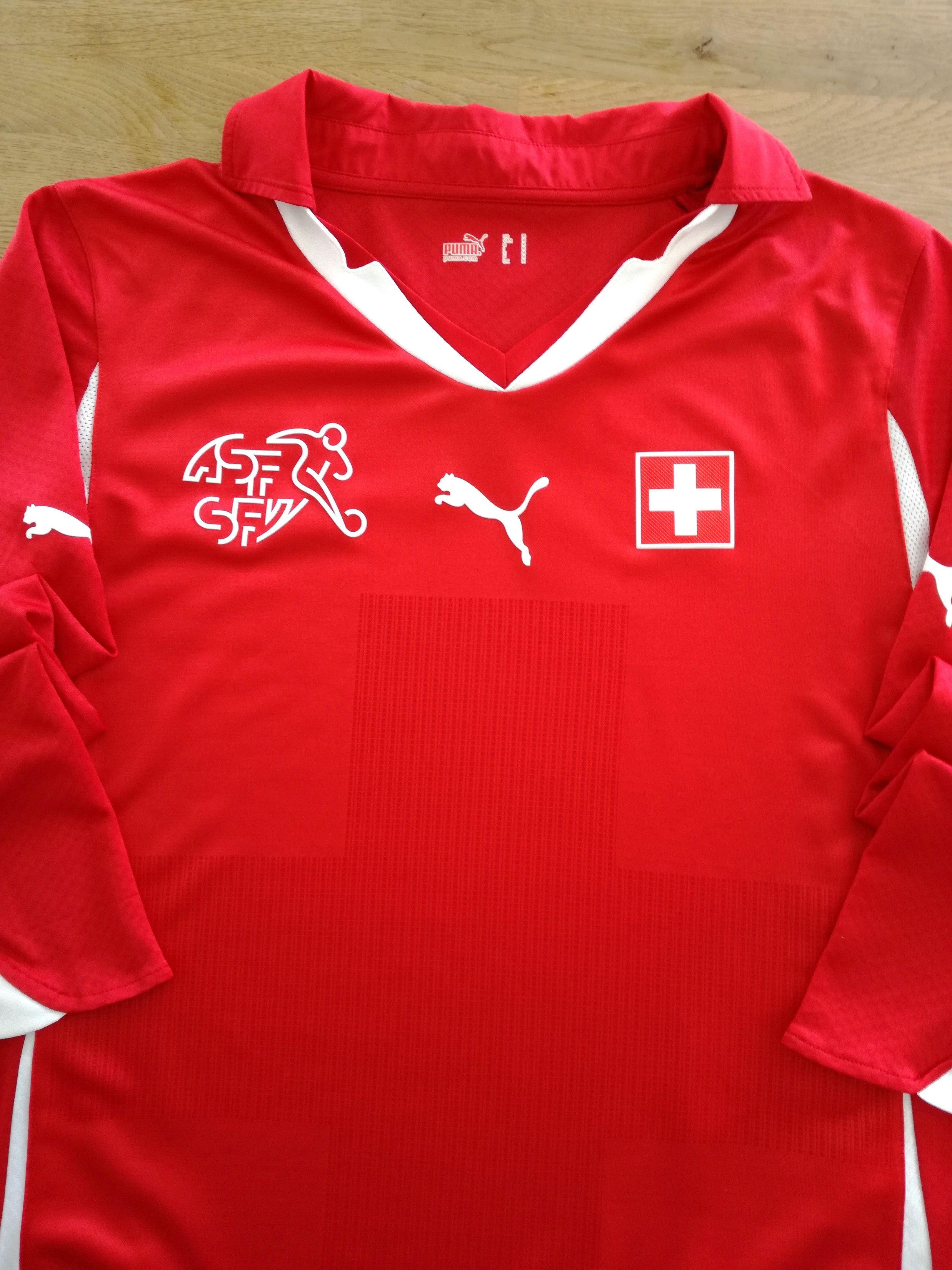 2010/11 Switzerland Home Long Sleeve Football Shirt