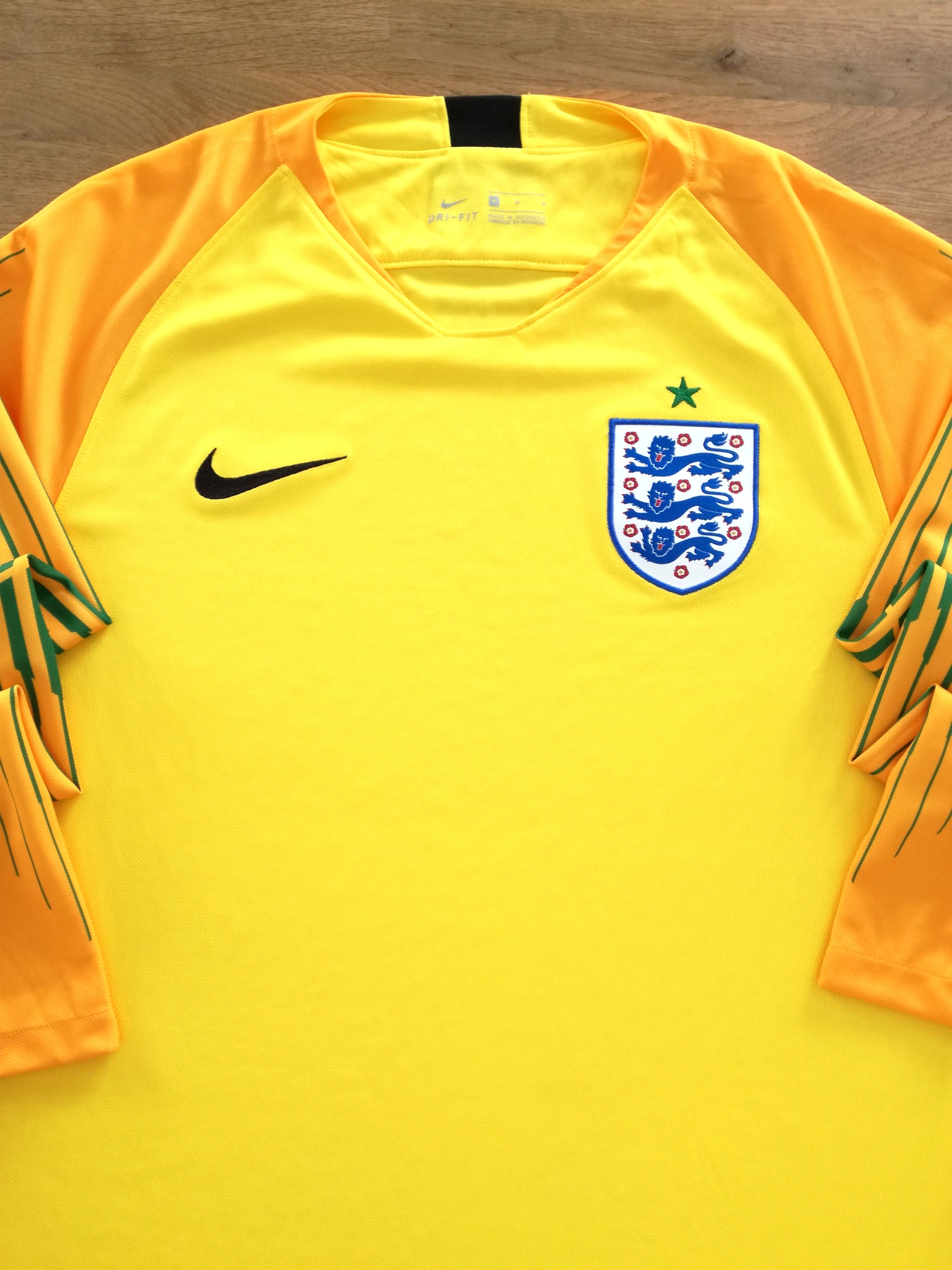 2018/19 England GK Football Shirt