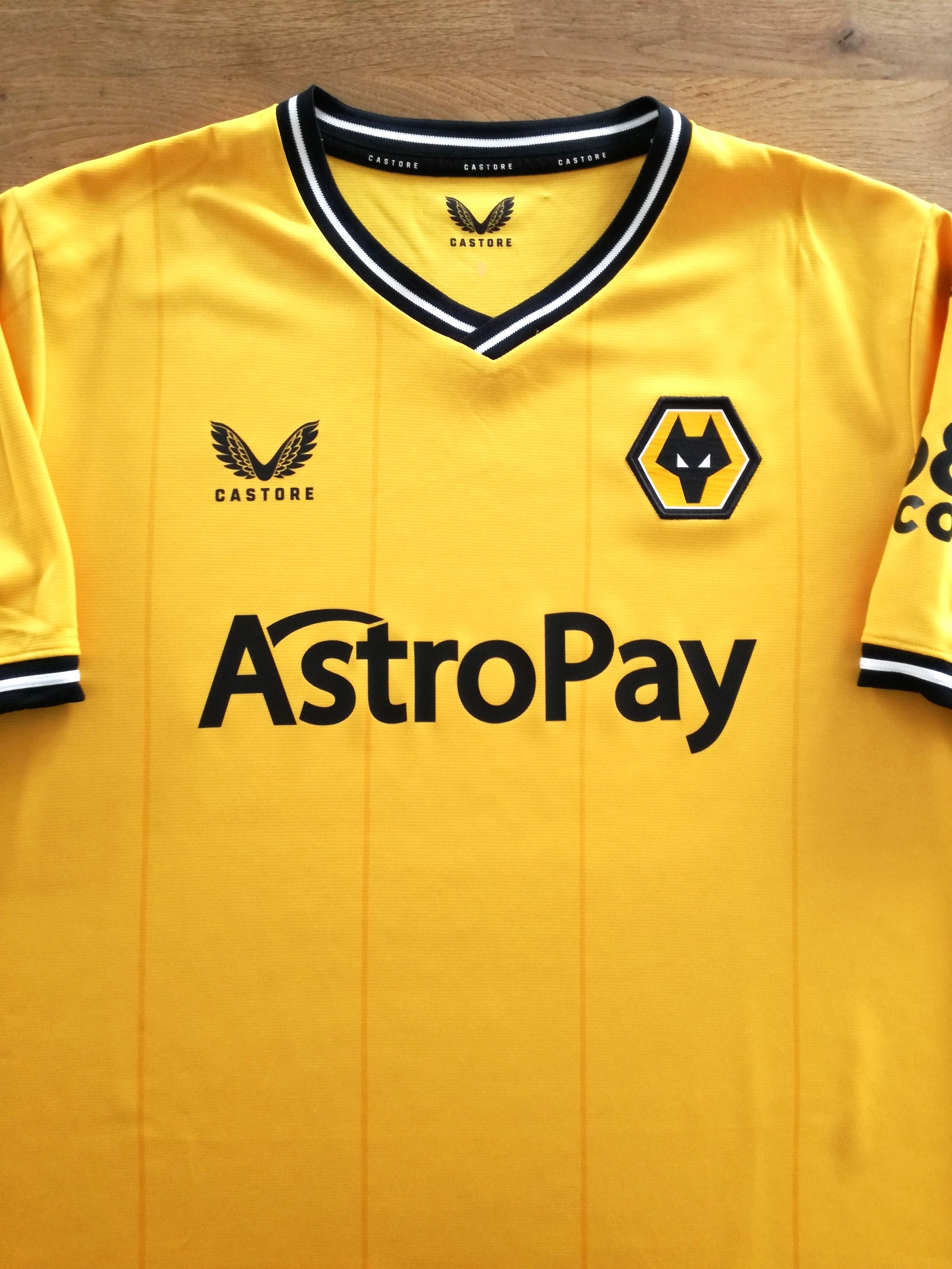 2023/24 Wolves Home Football Shirt
