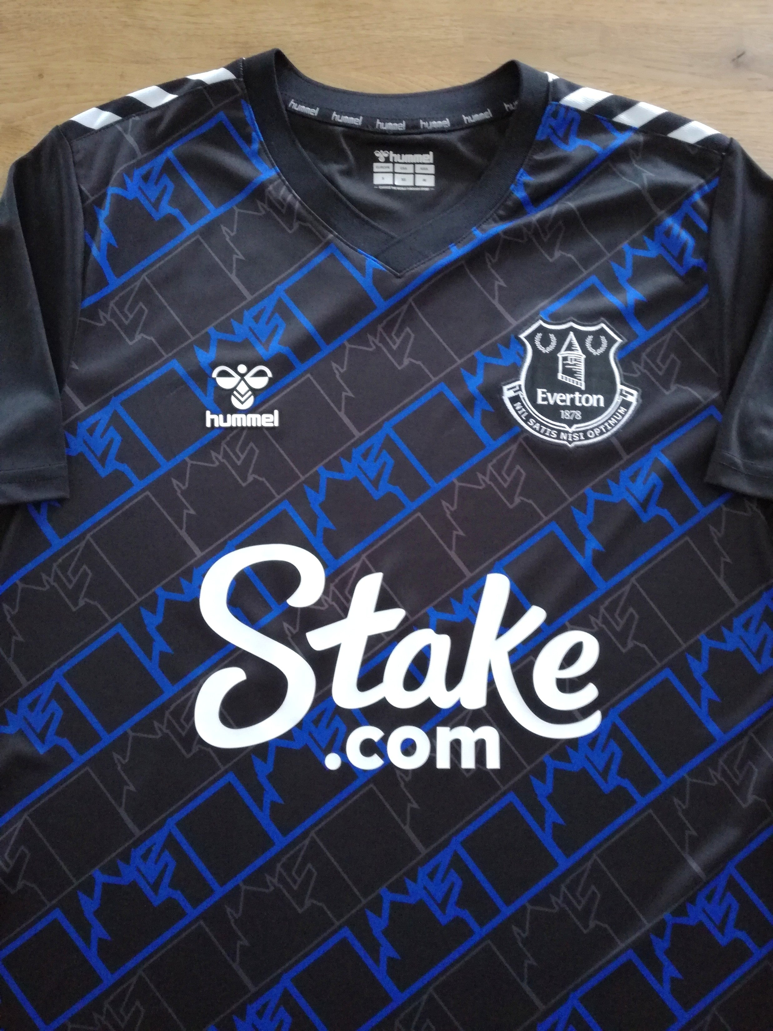 2023/24 Everton GK Football Shirt