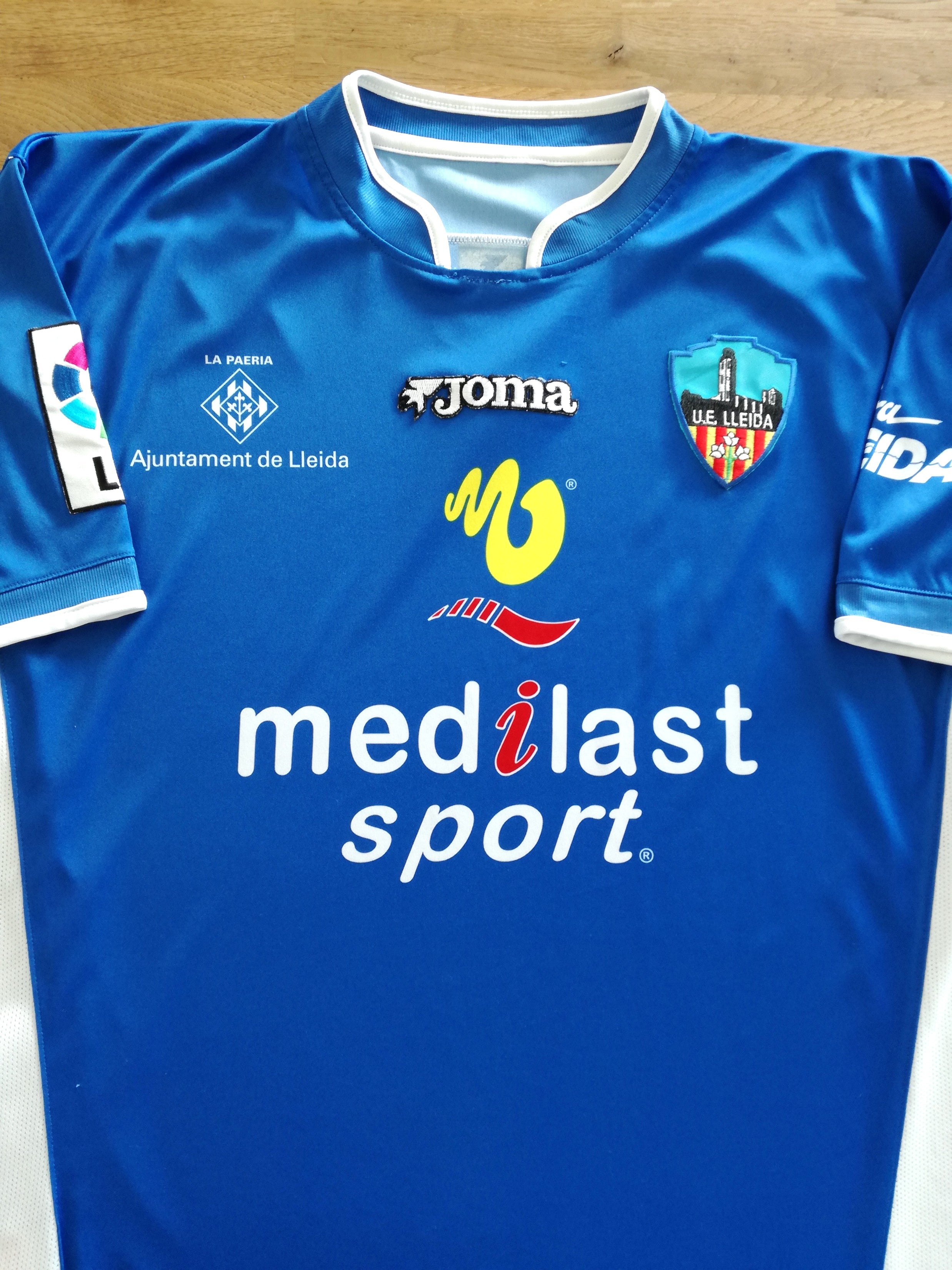 2004/05 UE Lleida Home La Liga Football Shirt (L)