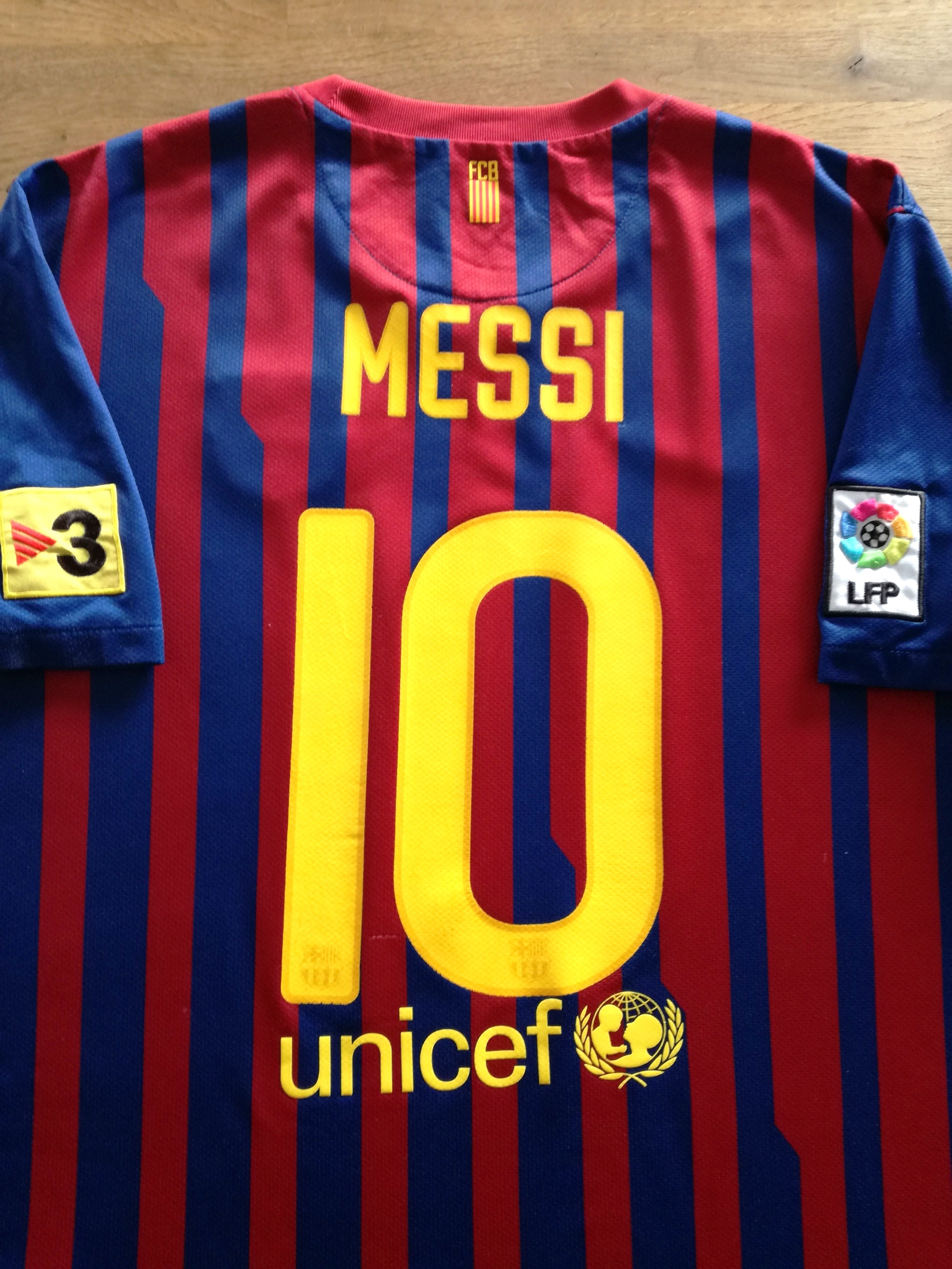 2011/12 Barcelona Home La Liga Football Shirt Messi #10