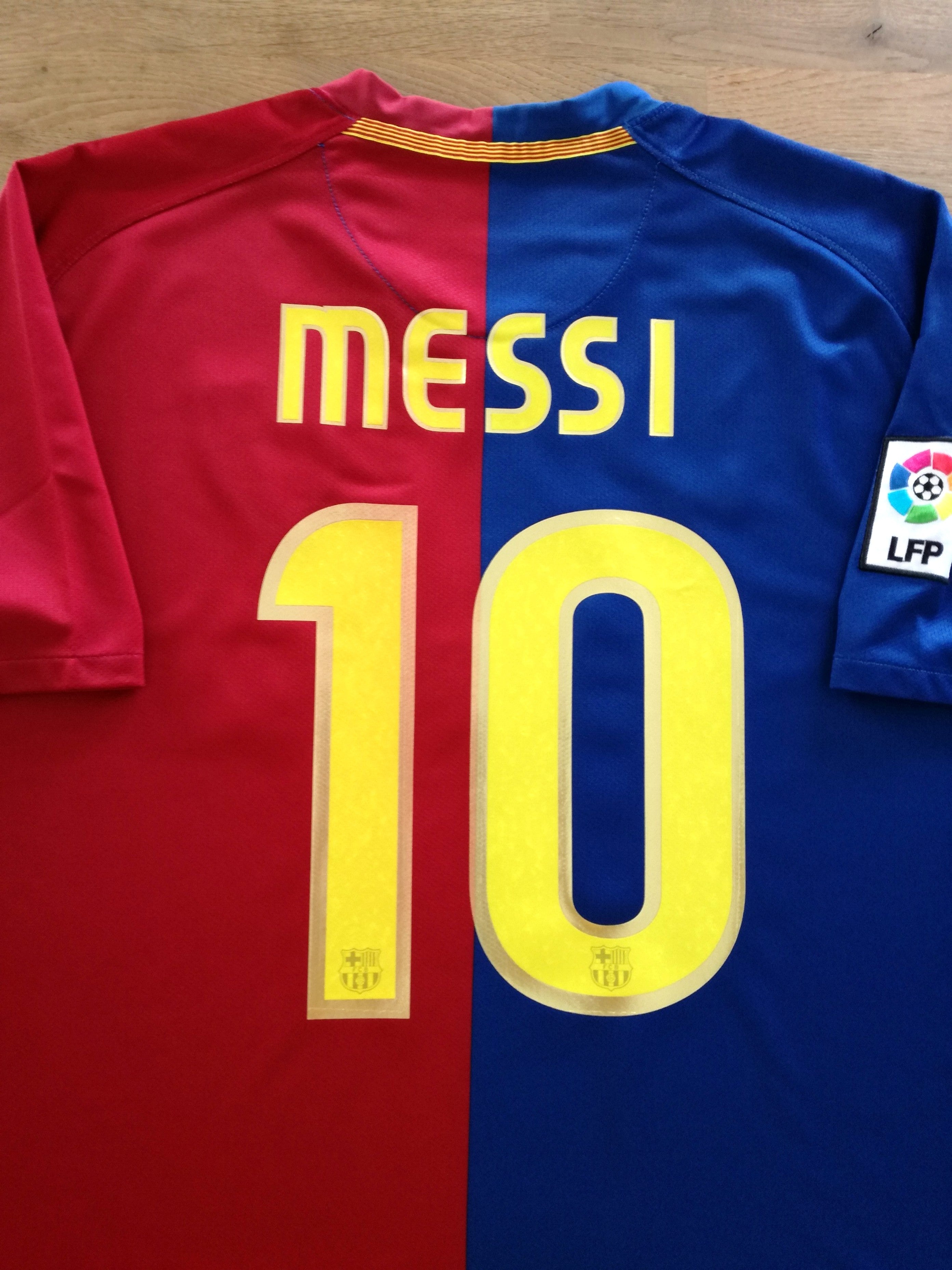 2008/09 Barcelona Home La Liga Football Shirt Messi #10