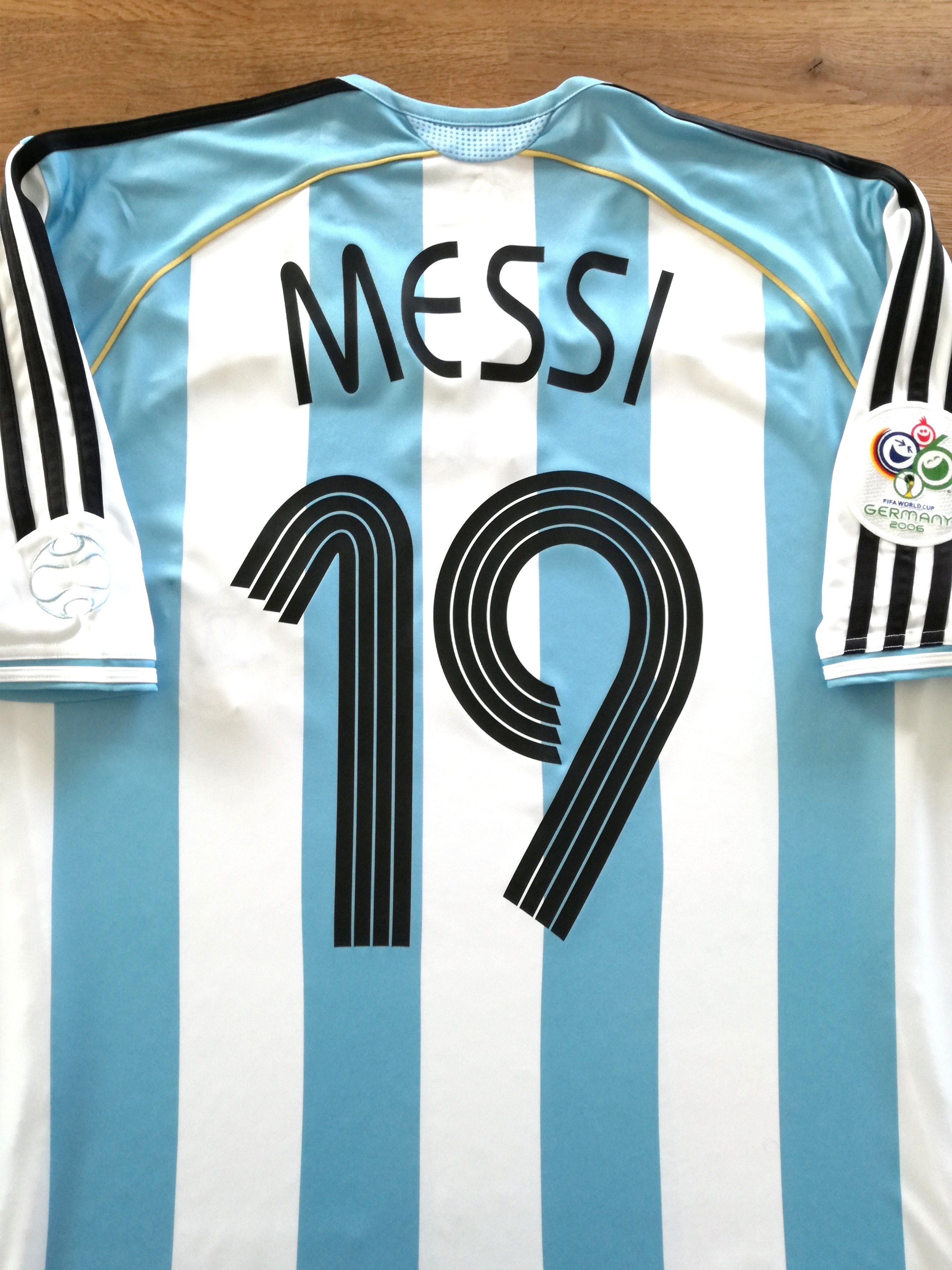 2006 Argentina Home Formotion Football Shirt Messi #19