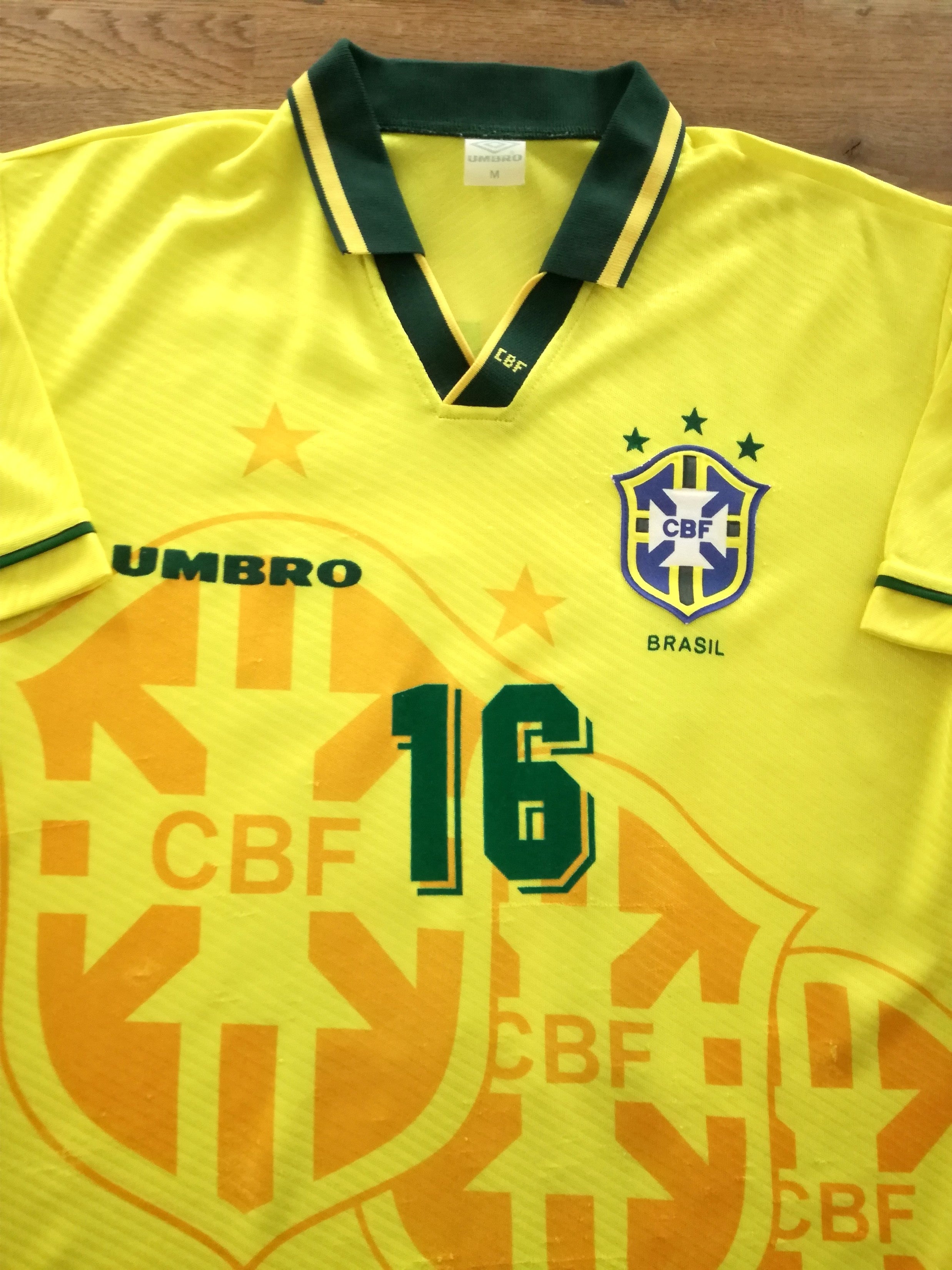1993/94 Brazil Home Football Shirt Leonardo #16