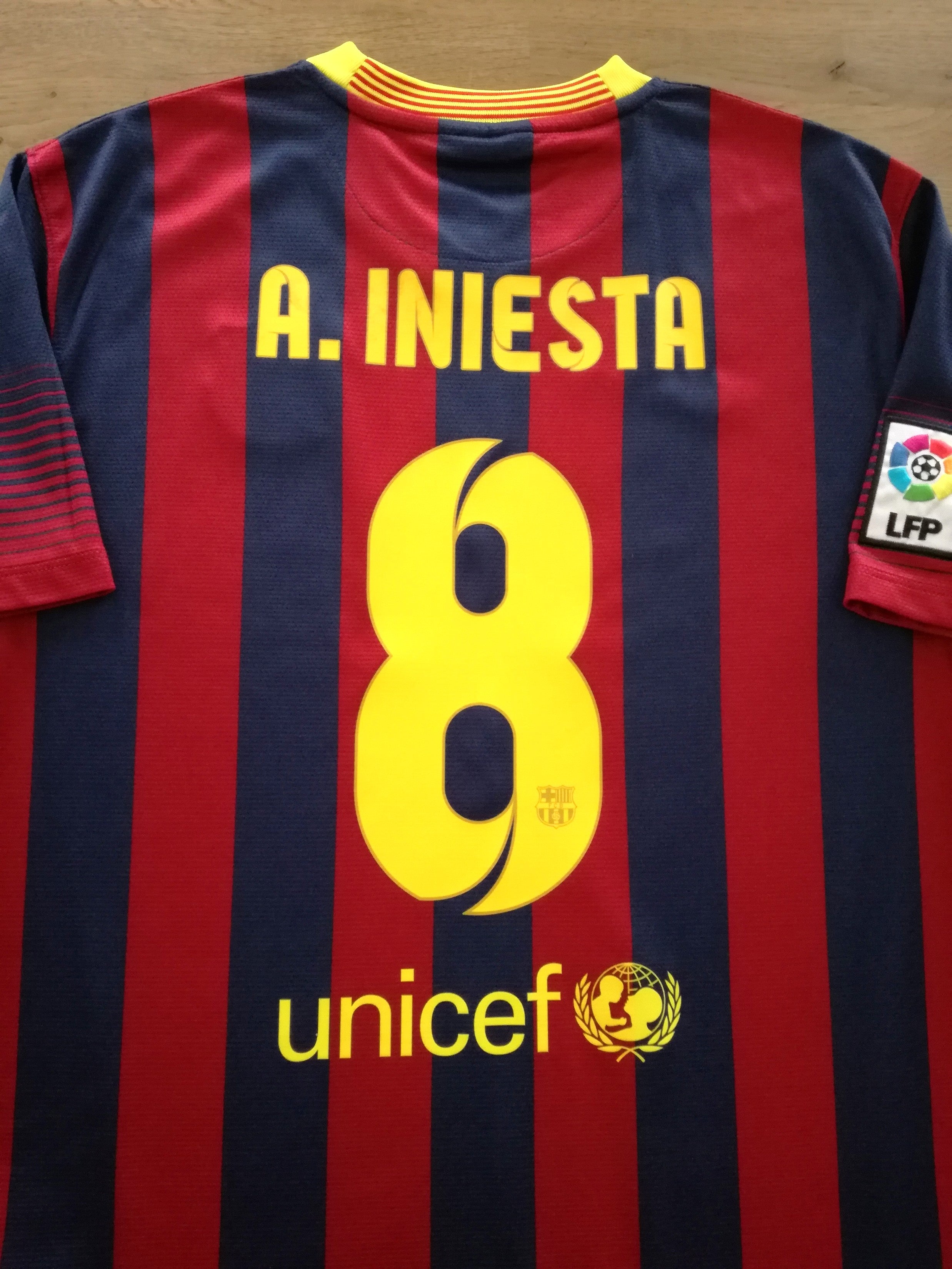 2013/14 Barcelona Home La Liga Football Shirt A. Iniesta #8