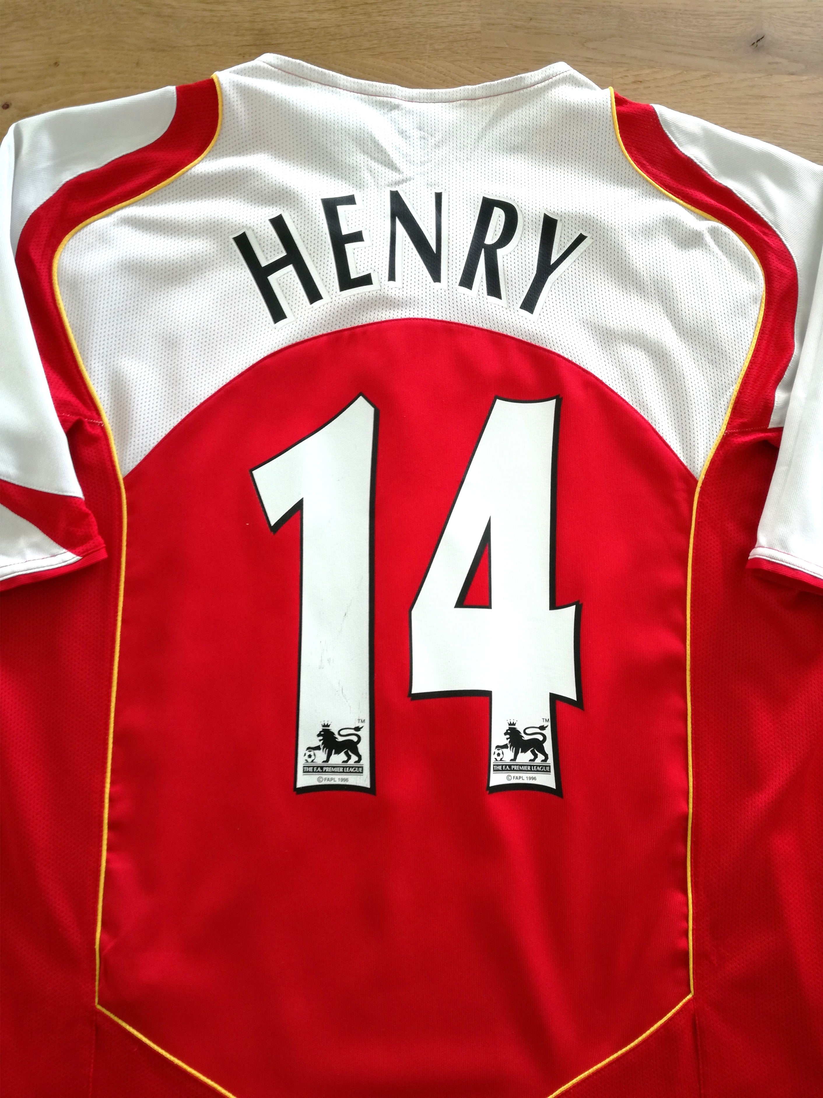 2004/05 Arsenal Home Premier League Football Shirt Henry #14
