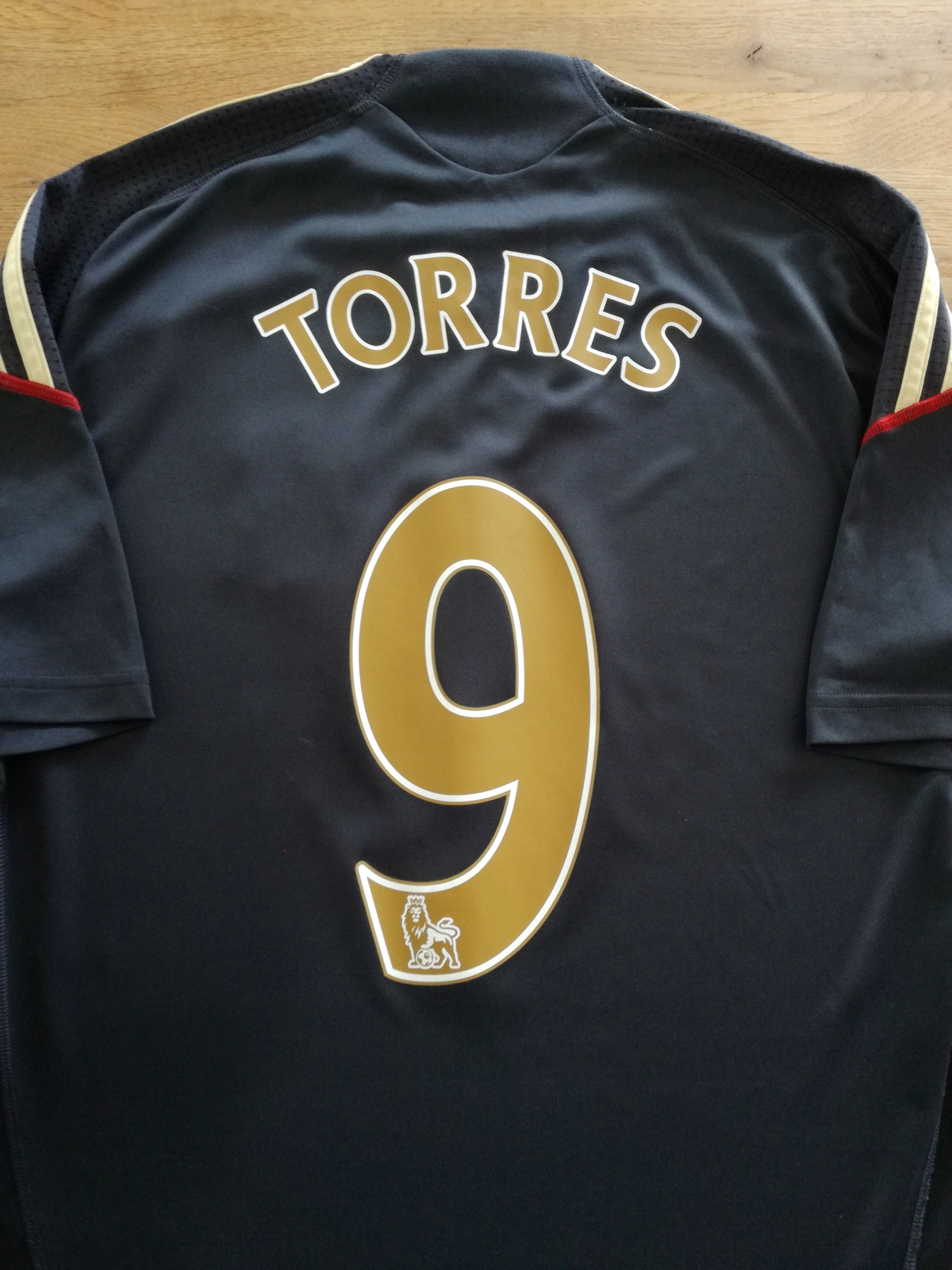 2009/10 Liverpool Away Premier League Football Shirt Torres #9