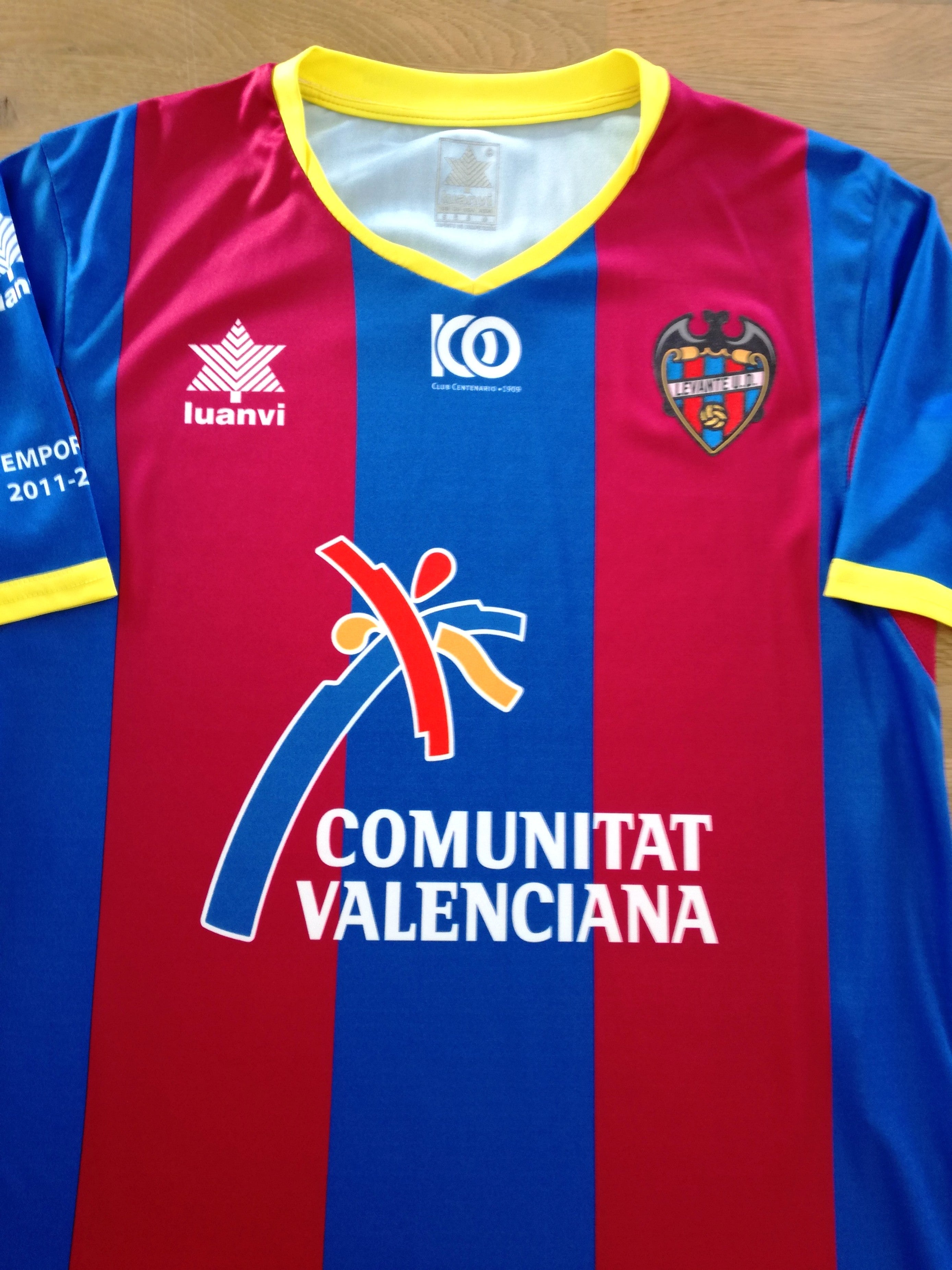 2011/12 Levante Home Football Shirt