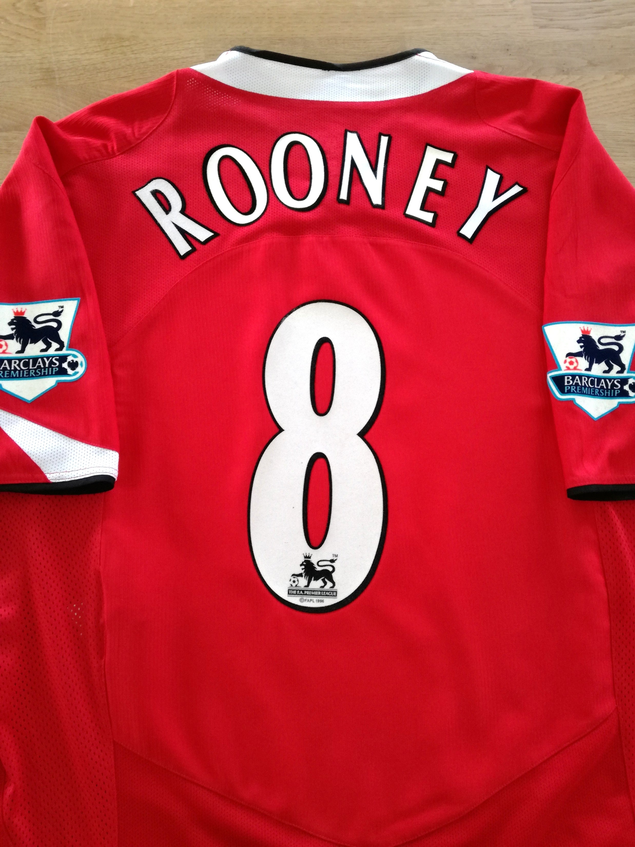 2004/05 Man Utd Home Premier League Football Shirt Rooney #8