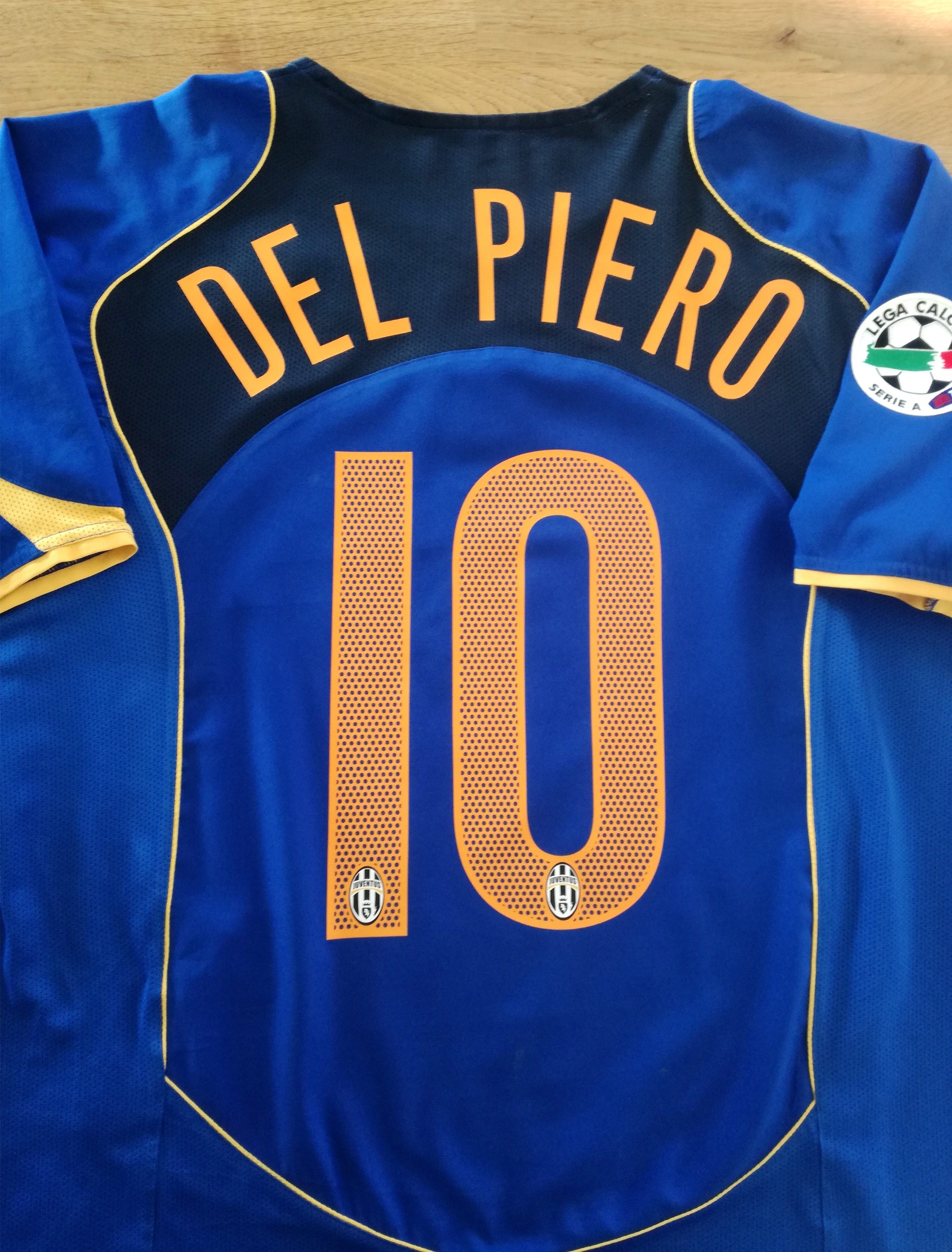 2004/05 Juventus 3rd Football Shirt Del Piero #10