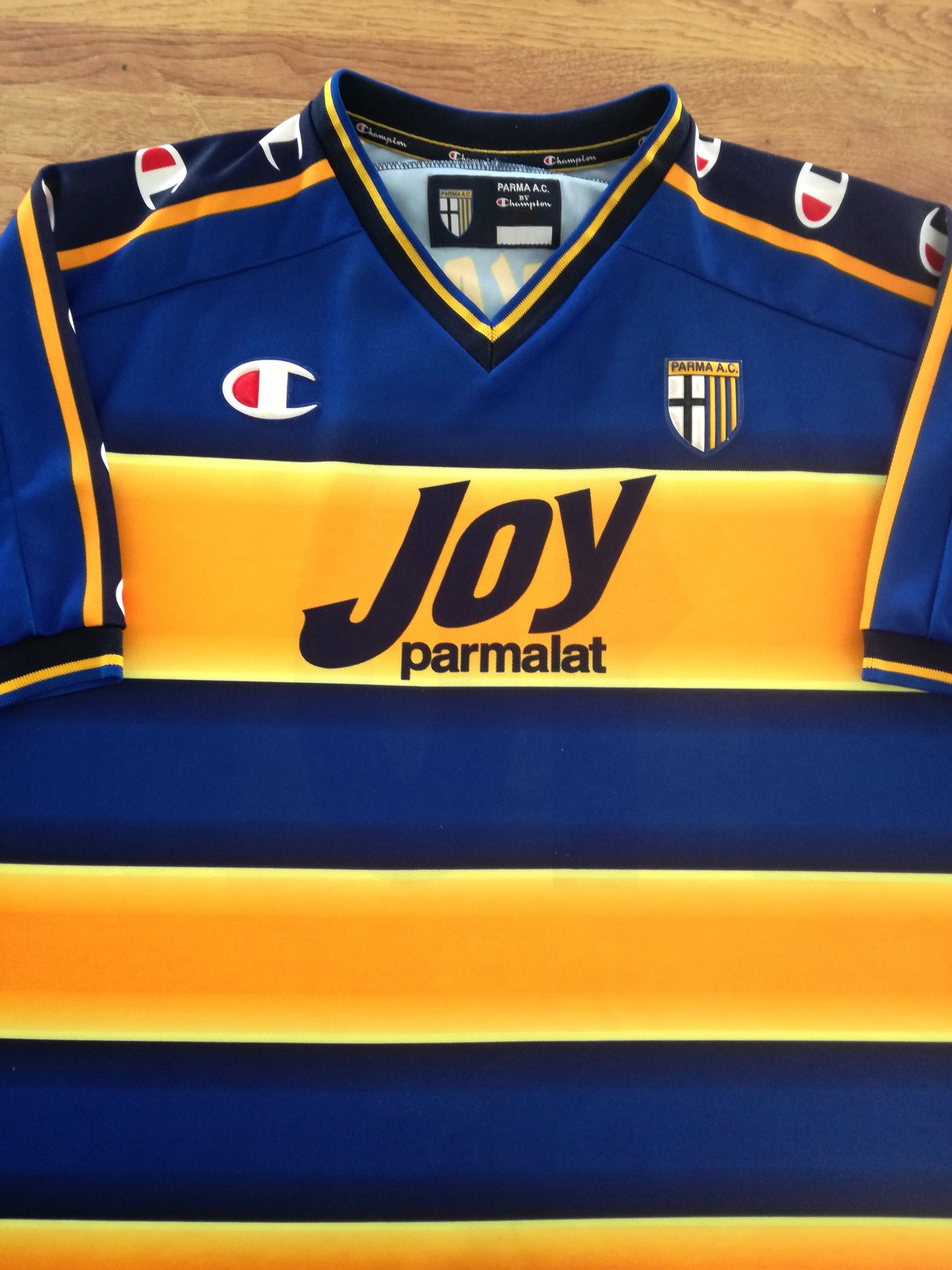 2001/02 Parma Home Football Shirt