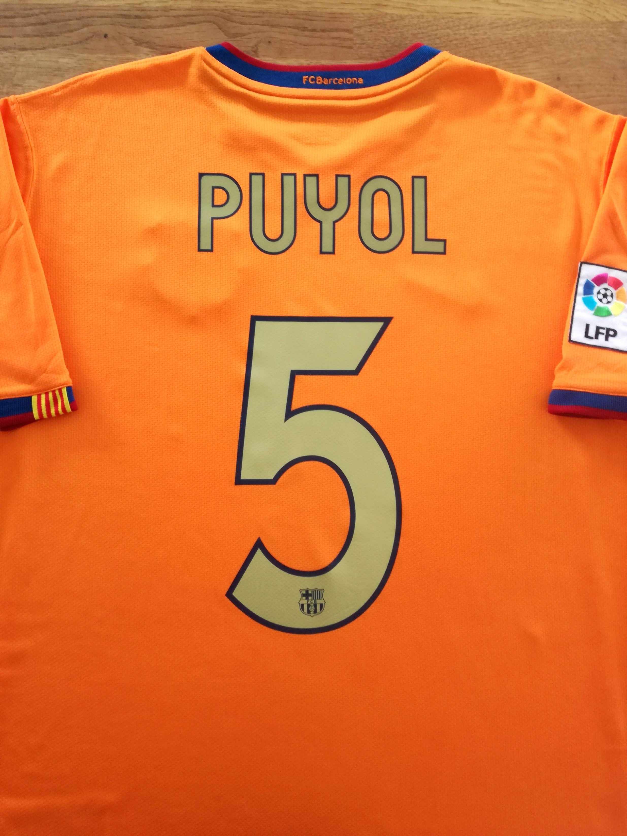 2006/07 Barcelona Away La Liga Football Shirt Puyol #5