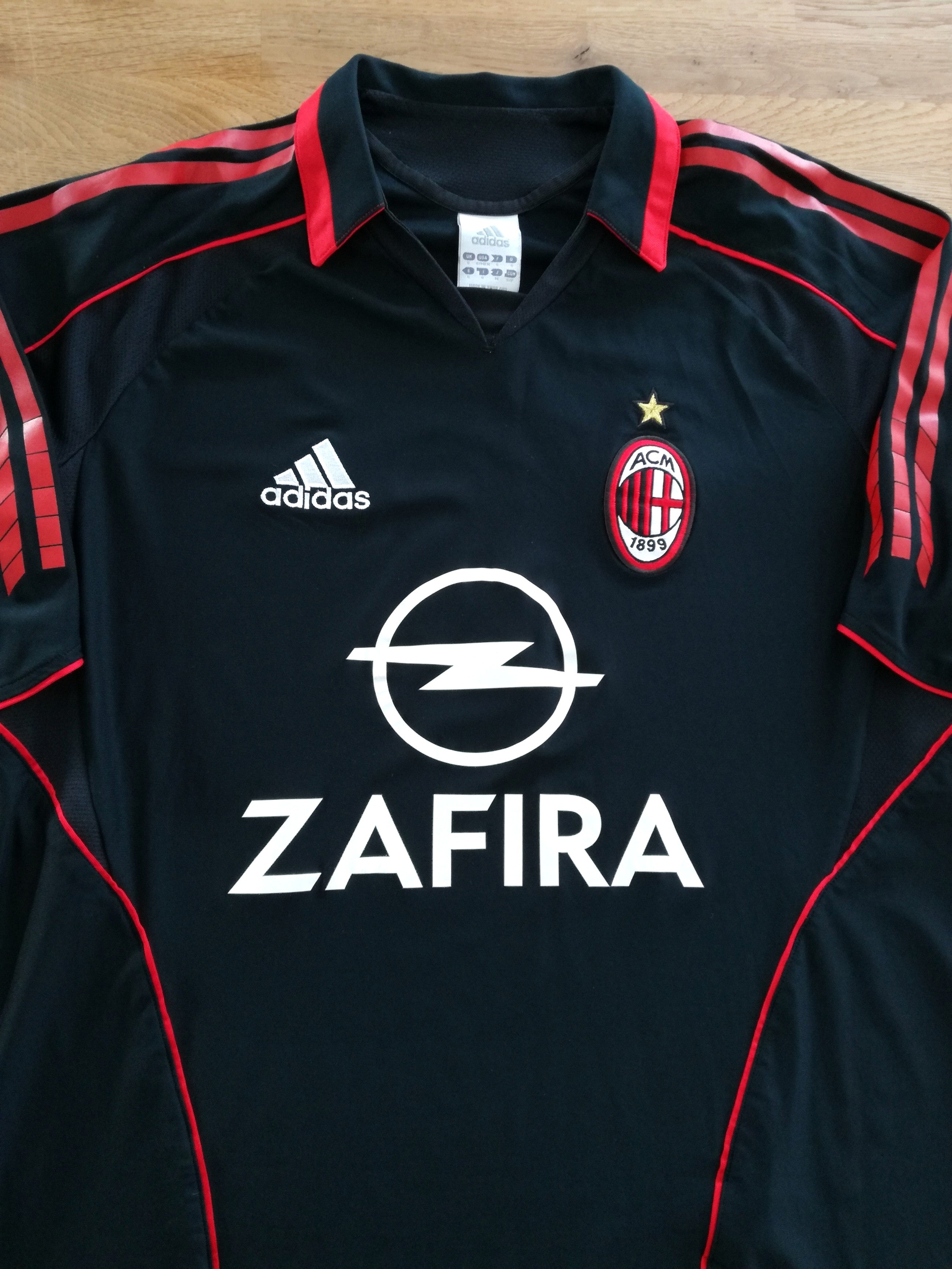 2005/06 AC Milan 3rd Football Shirt