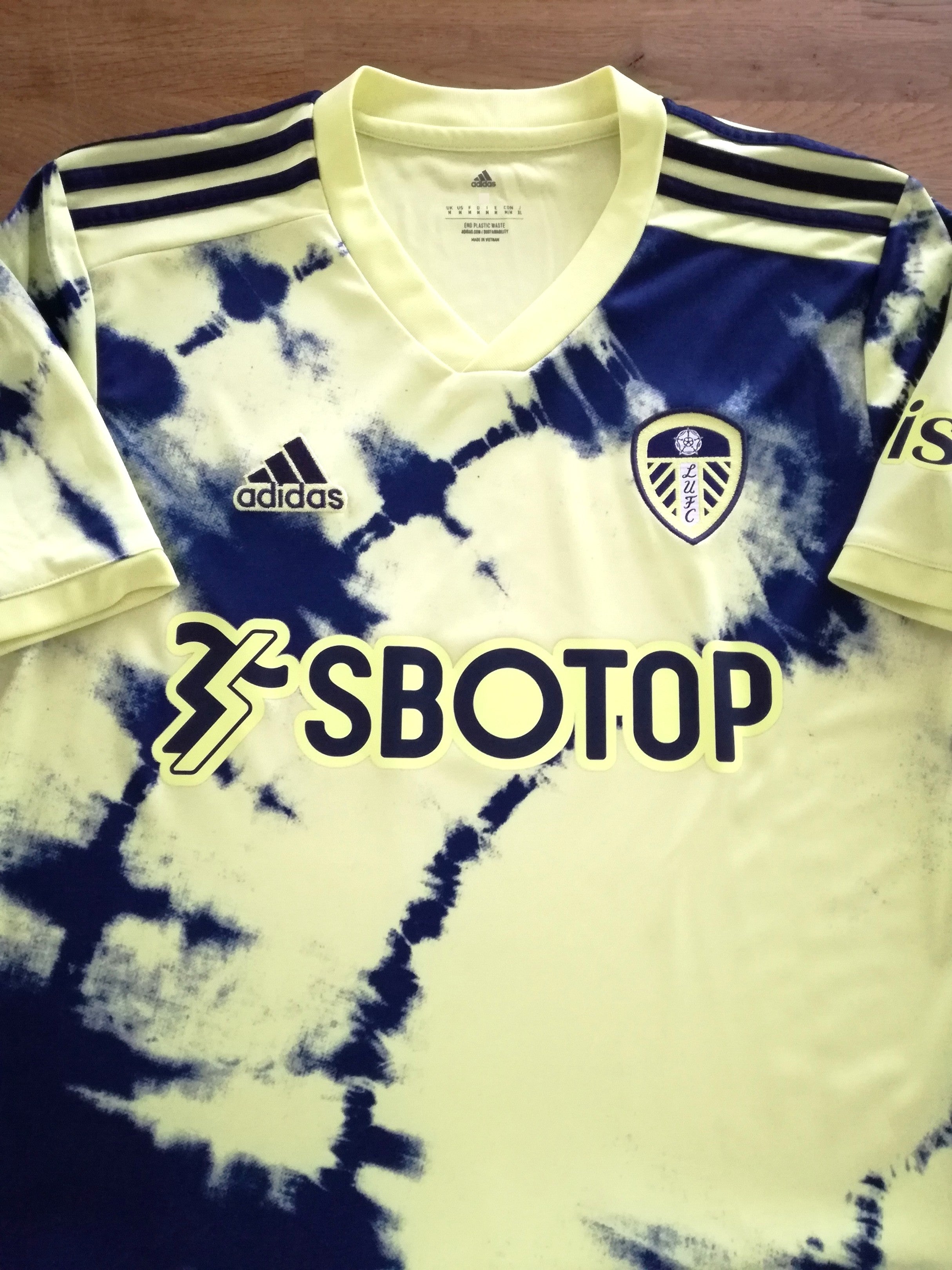 2022/23 Leeds United Away Football Shirt