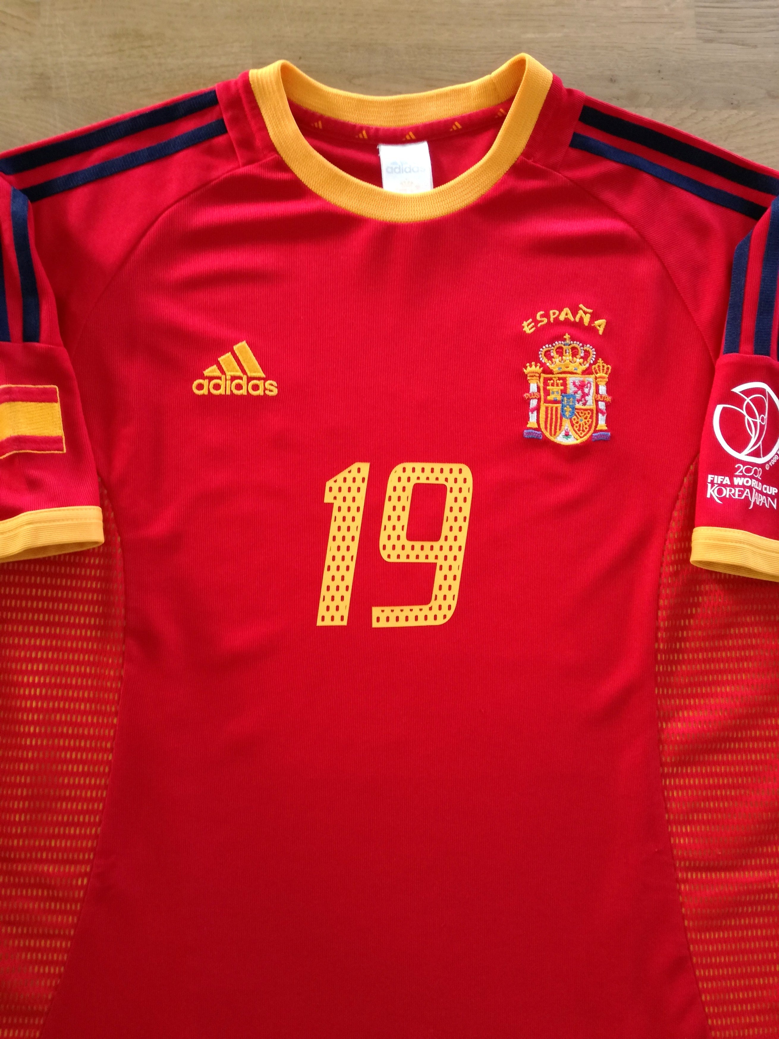 2002 Spain Home World Cup Football Shirt Xavi #19