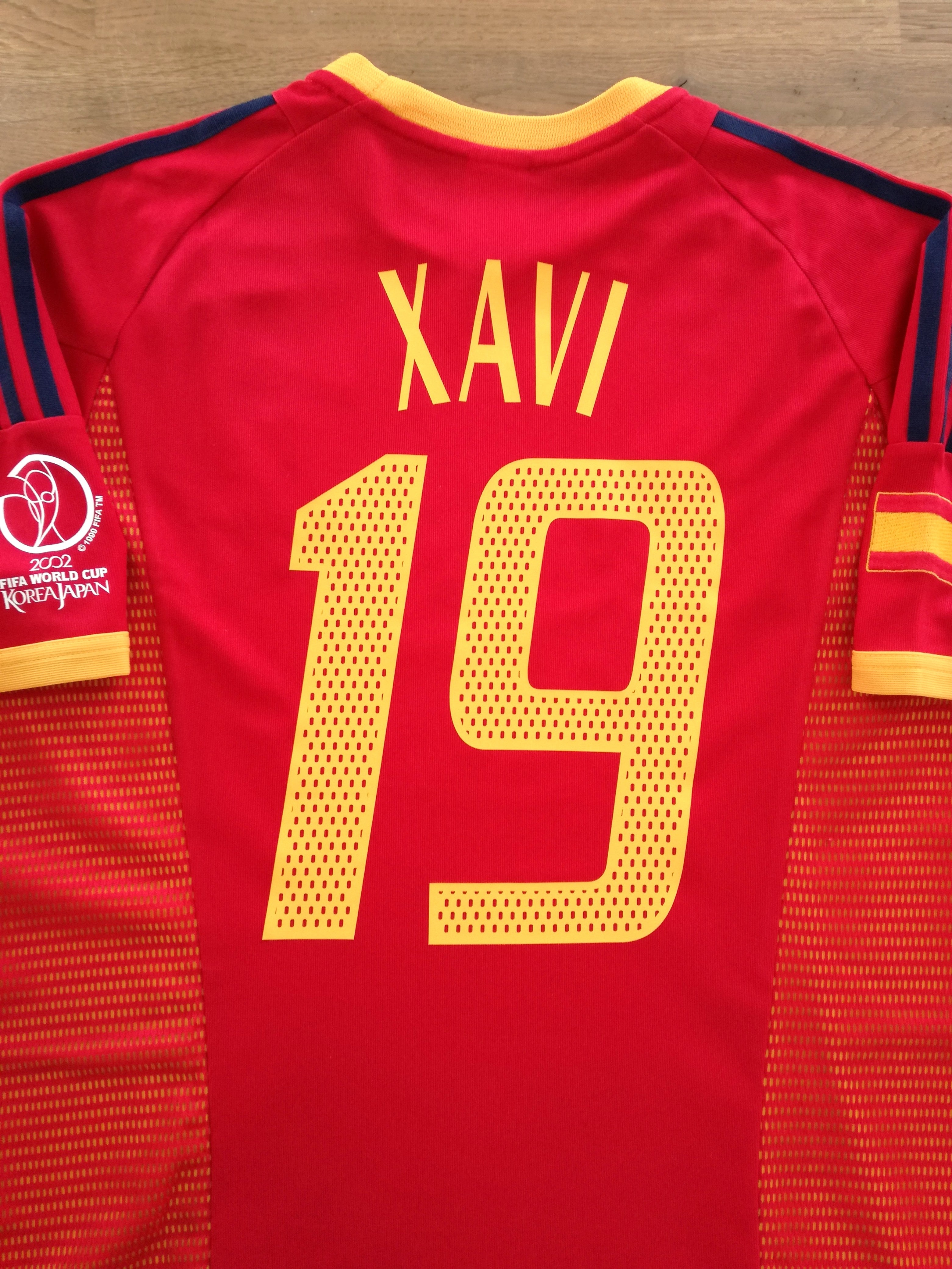2002 Spain Home World Cup Football Shirt Xavi #19