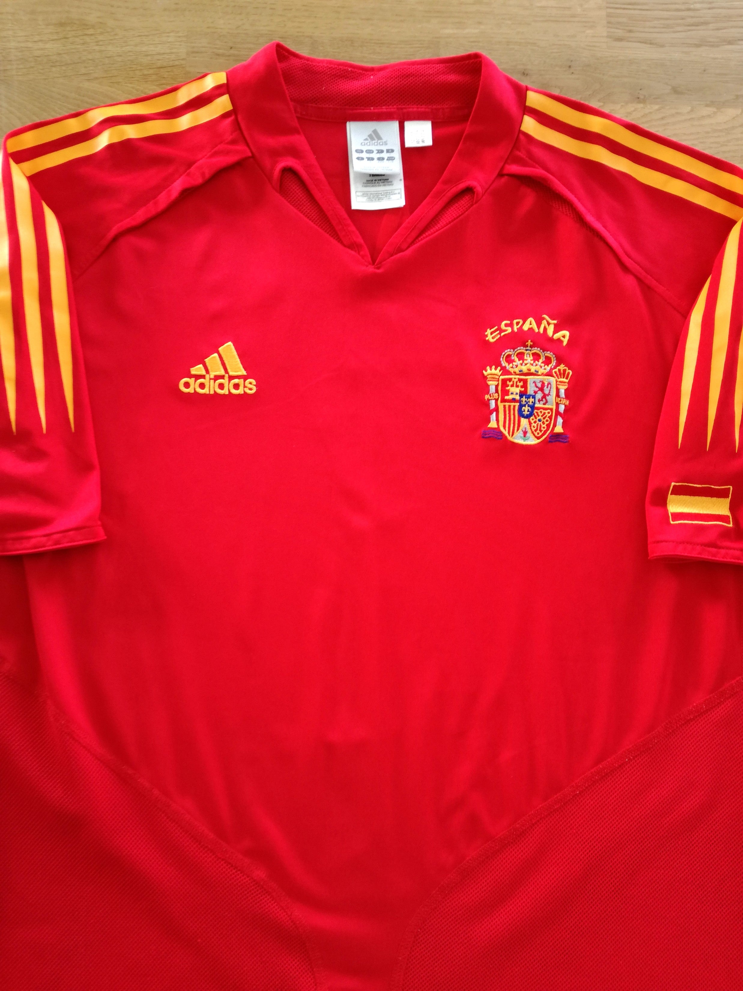 2004/05 Spain Home Football Shirt