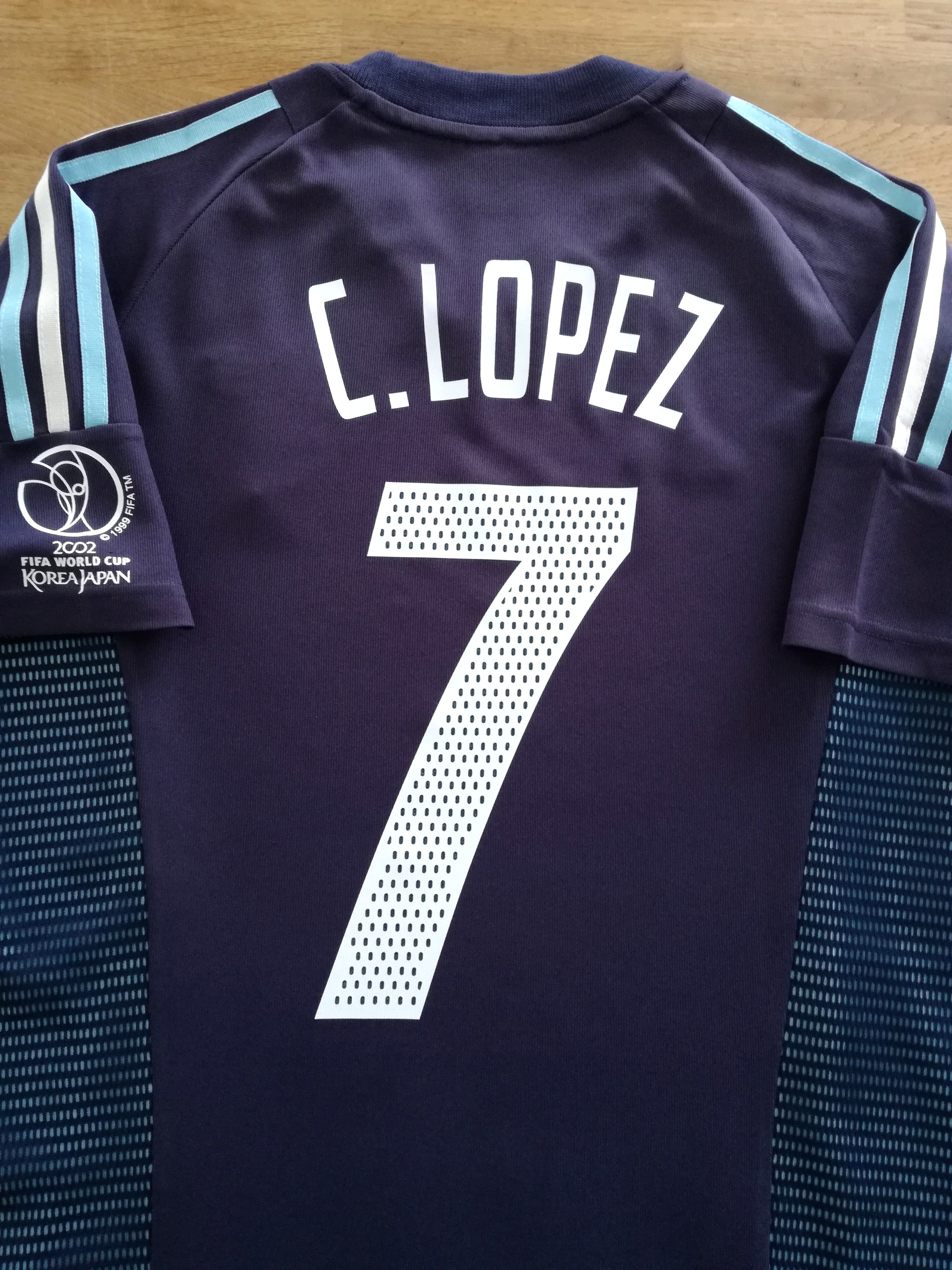 2002 Argentina Away World Cup Football Shirt C. Lopez #7