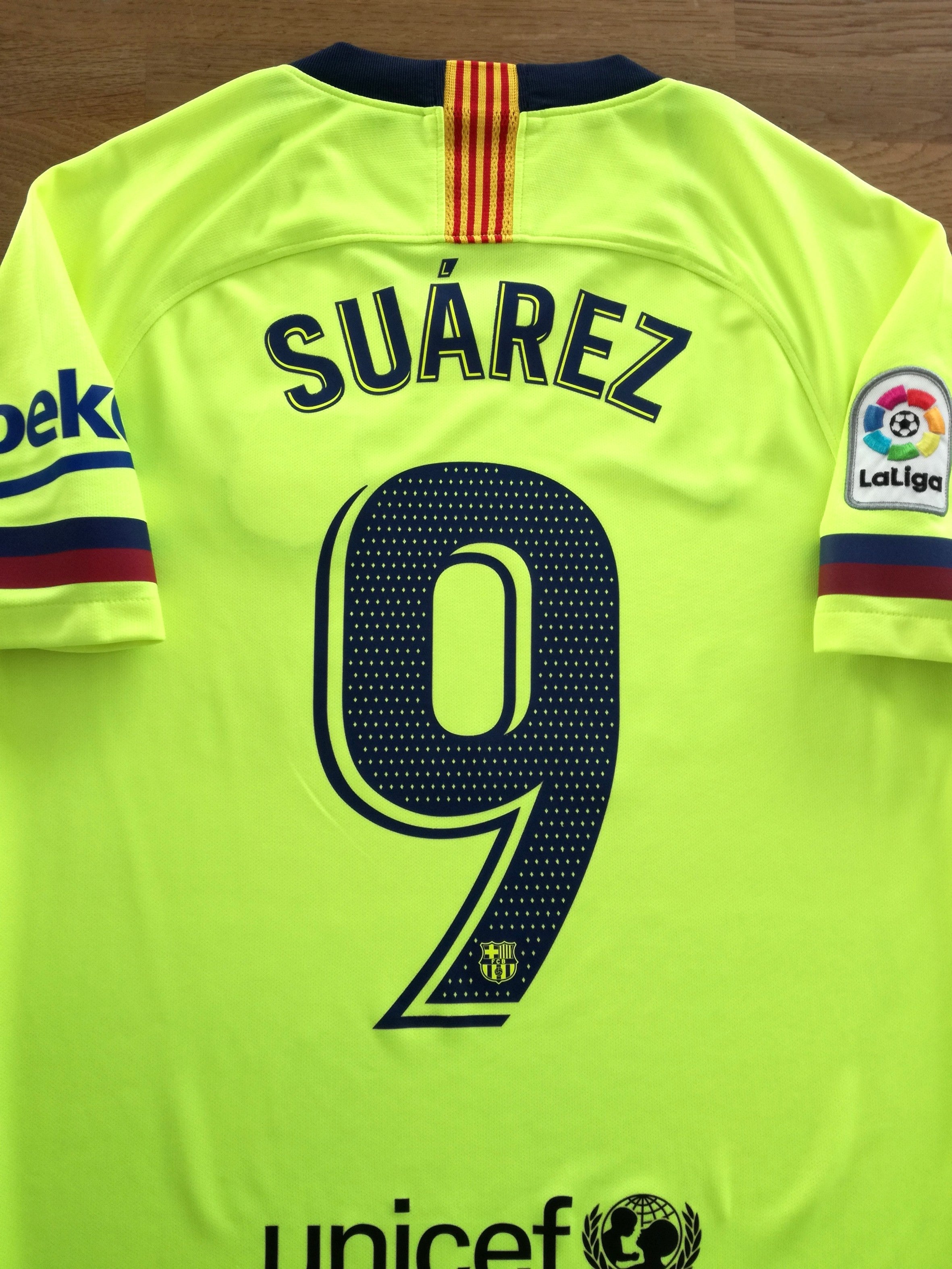 2018/19 Barcelona Away La Liga Football Shirt Suárez #9
